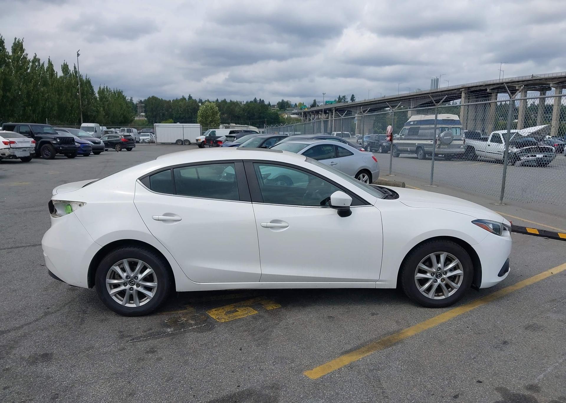 2015 MAZDA 3 TOURING