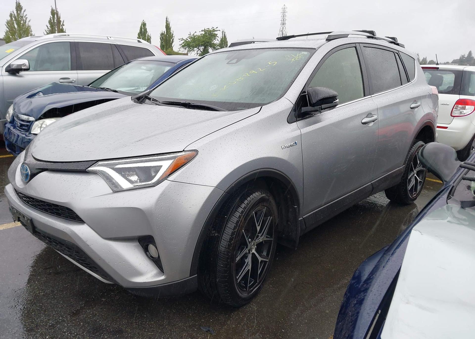 2018 TOYOTA RAV4 HV SE