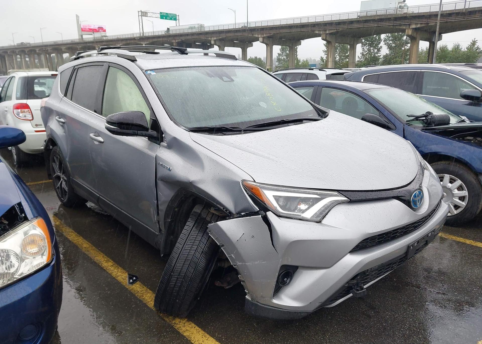 2018 TOYOTA RAV4 HV SE