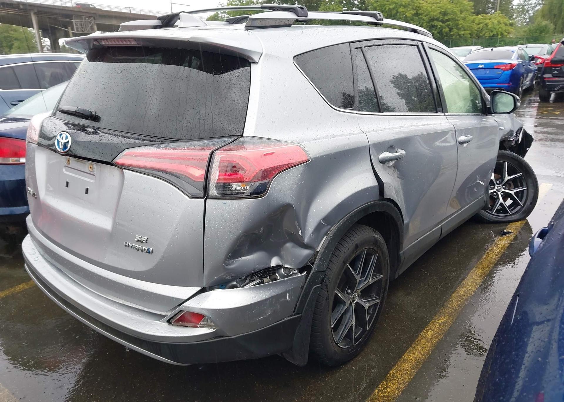 2018 TOYOTA RAV4 HV SE