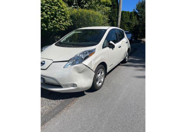 2015 NISSAN LEAF