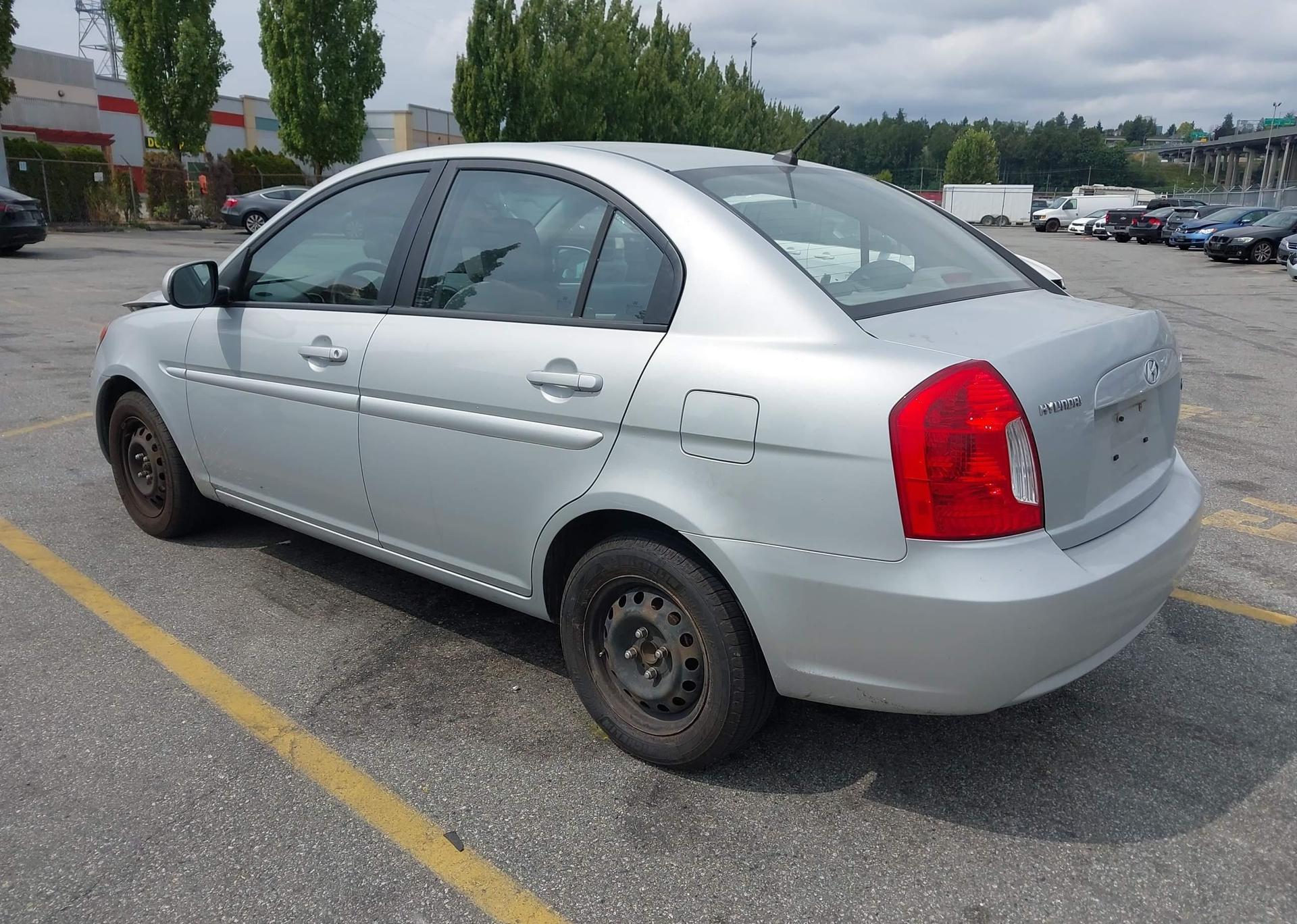2011 HYUNDAI ACCENT GLS