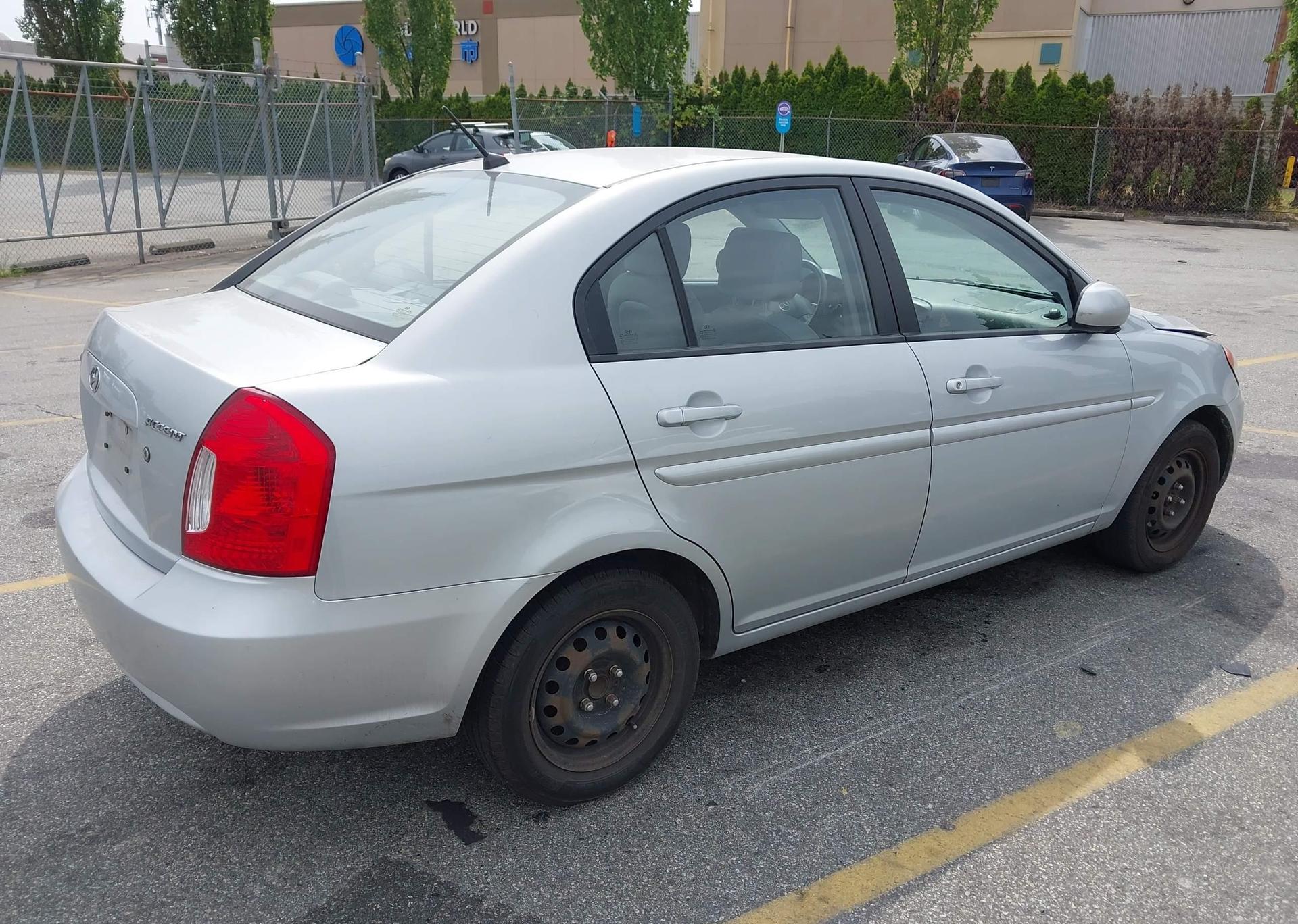 2011 HYUNDAI ACCENT GLS