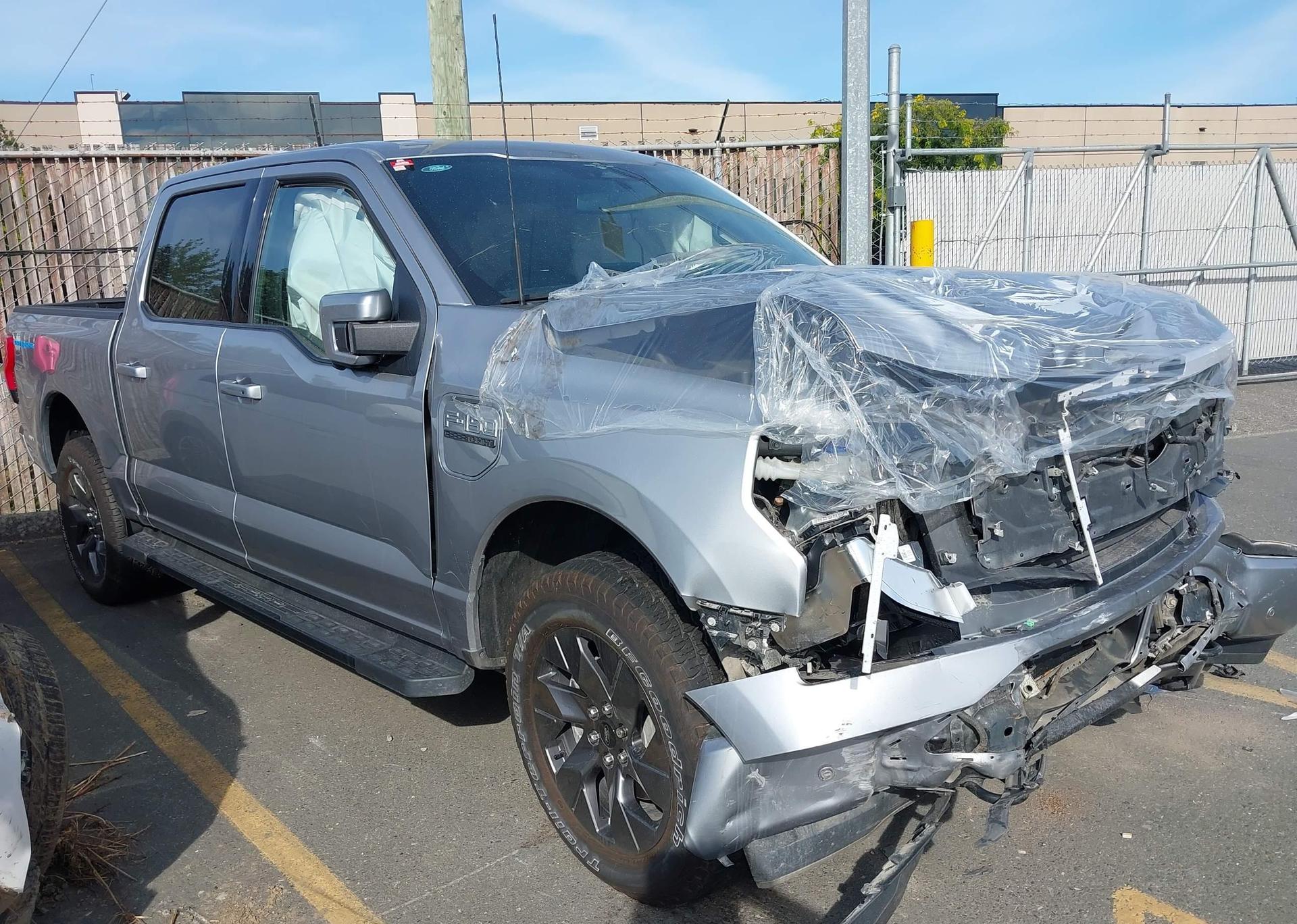 2023 FORD F150 LIGHTNING PRO