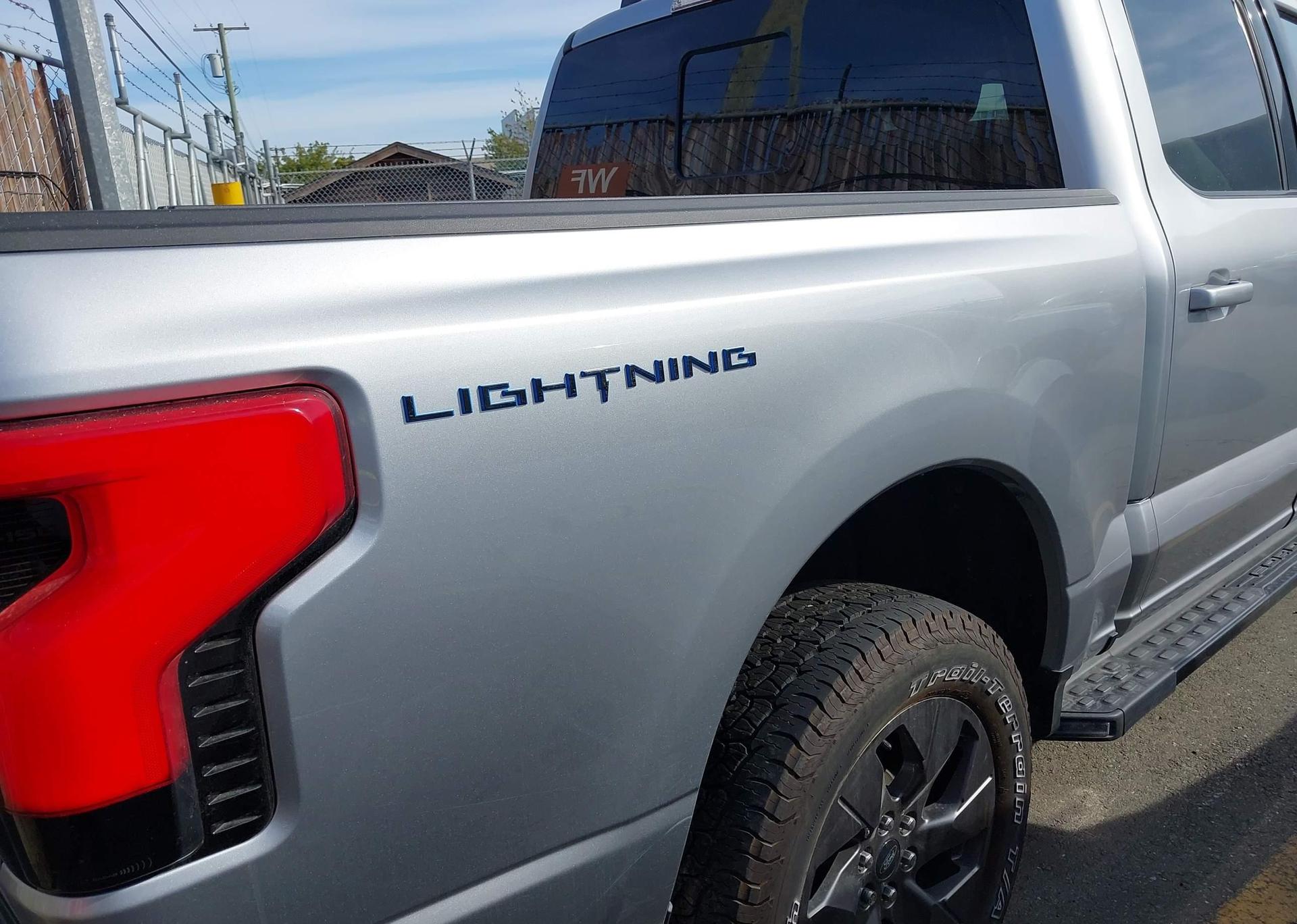 2023 FORD F150 LIGHTNING PRO