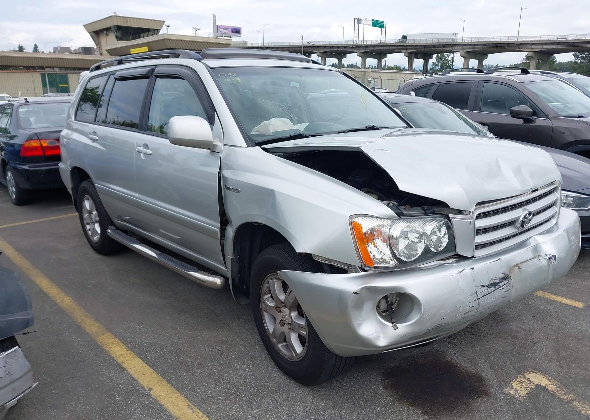 2003 TOYOTA HIGHLANDER LIMITED