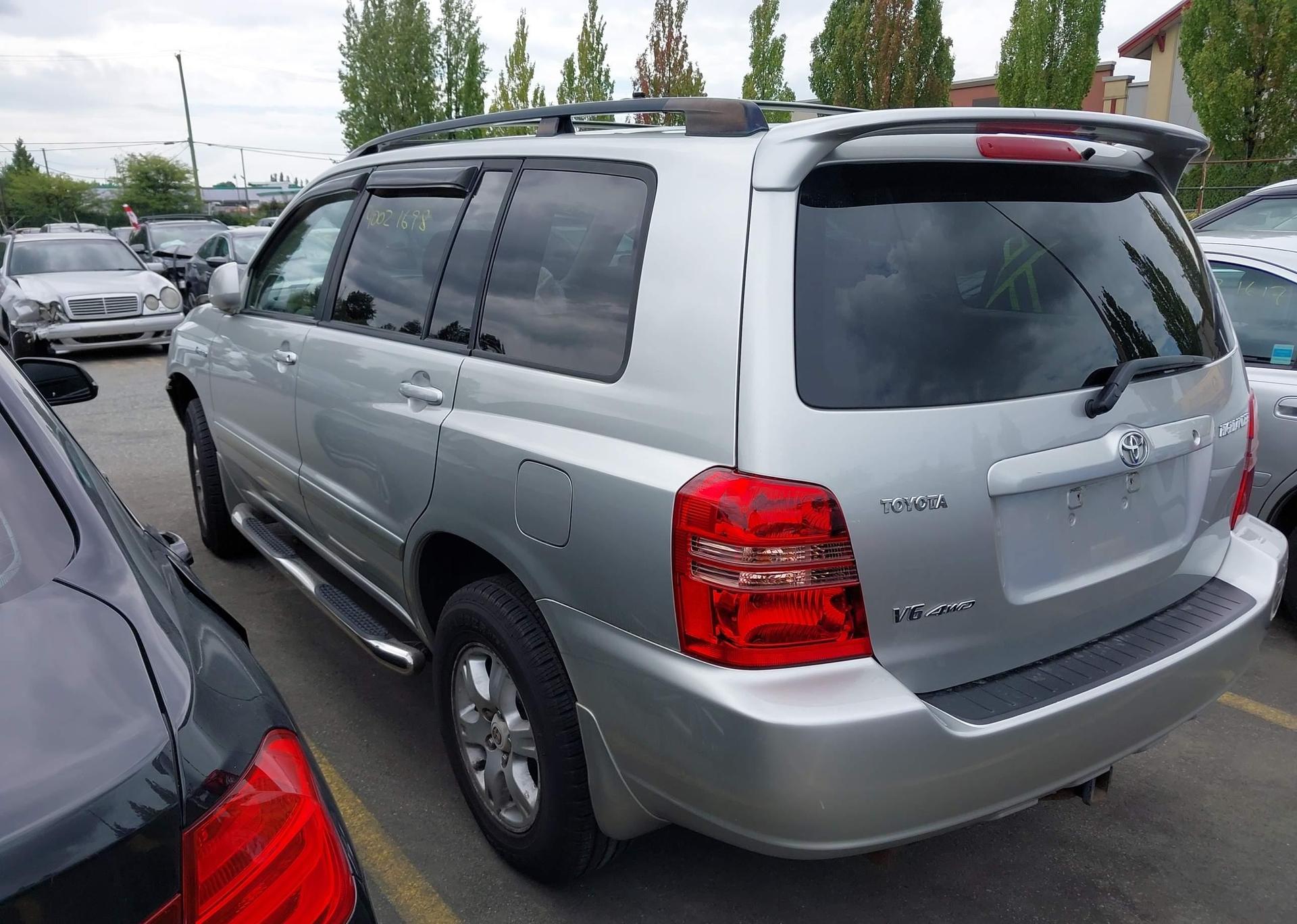 2003 TOYOTA HIGHLANDER LIMITED