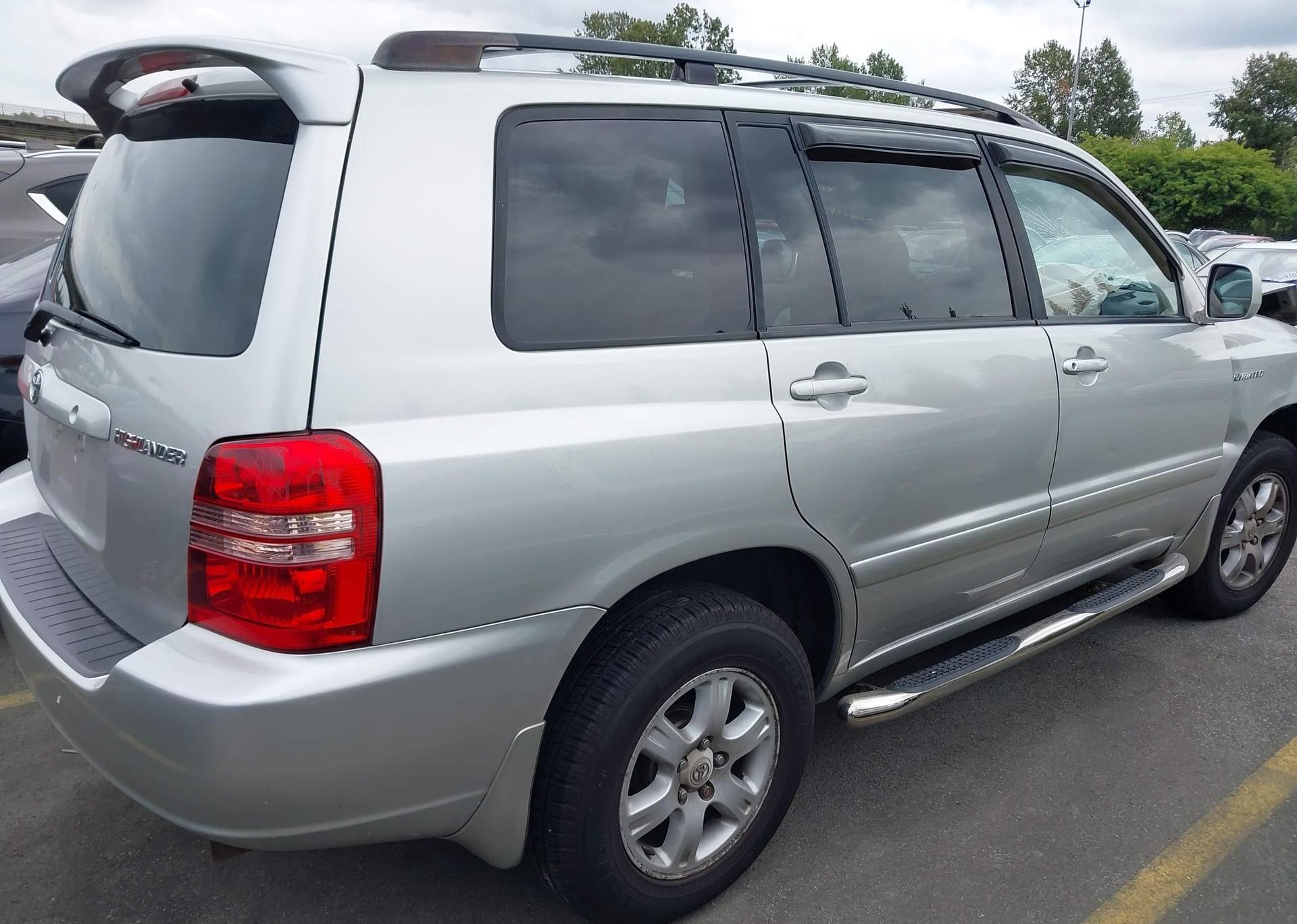 2003 TOYOTA HIGHLANDER LIMITED