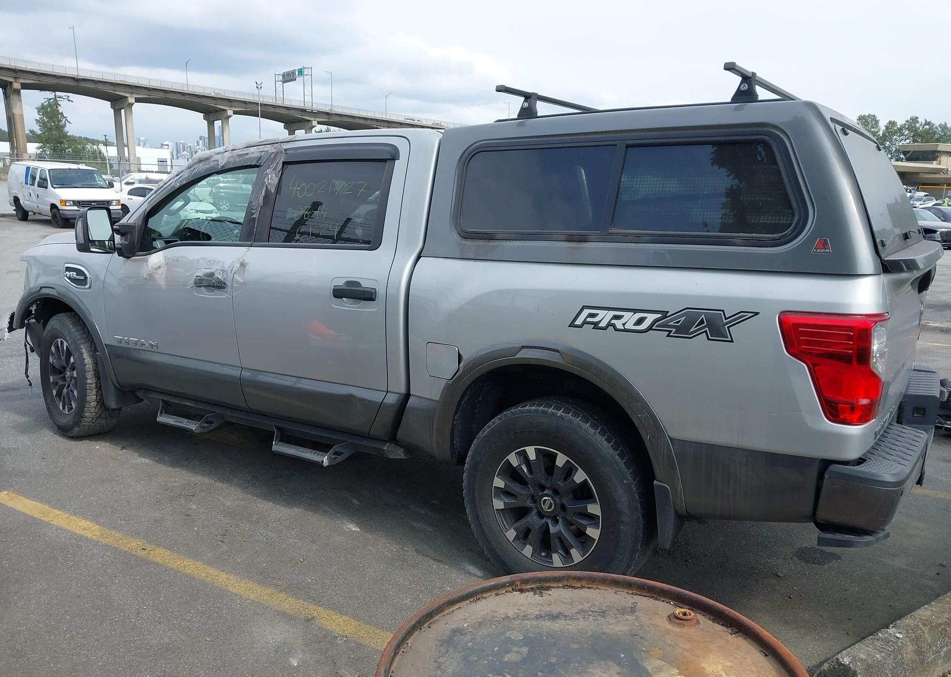 2017 NISSAN TITAN