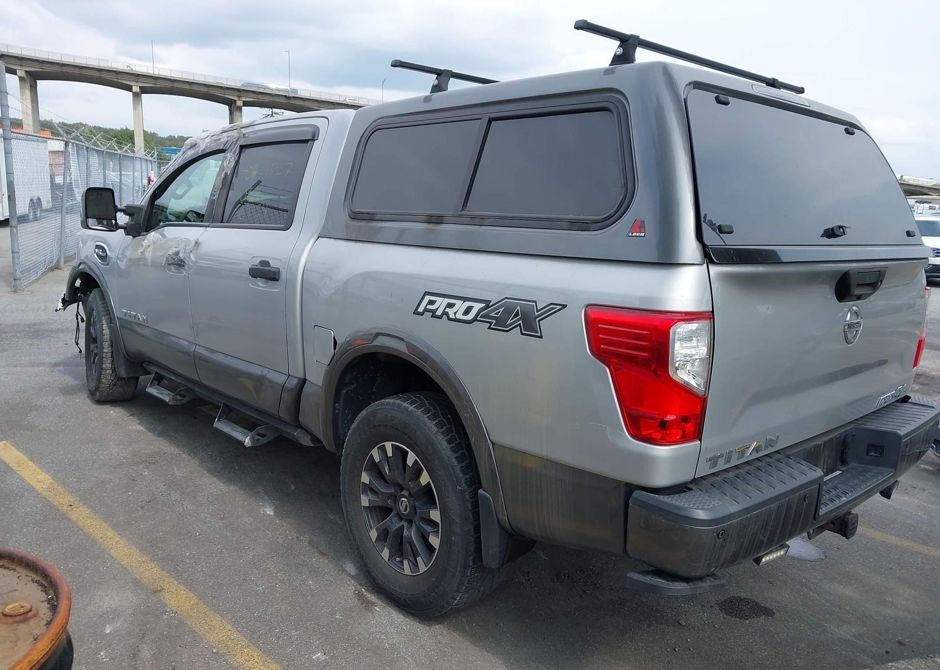 2017 NISSAN TITAN