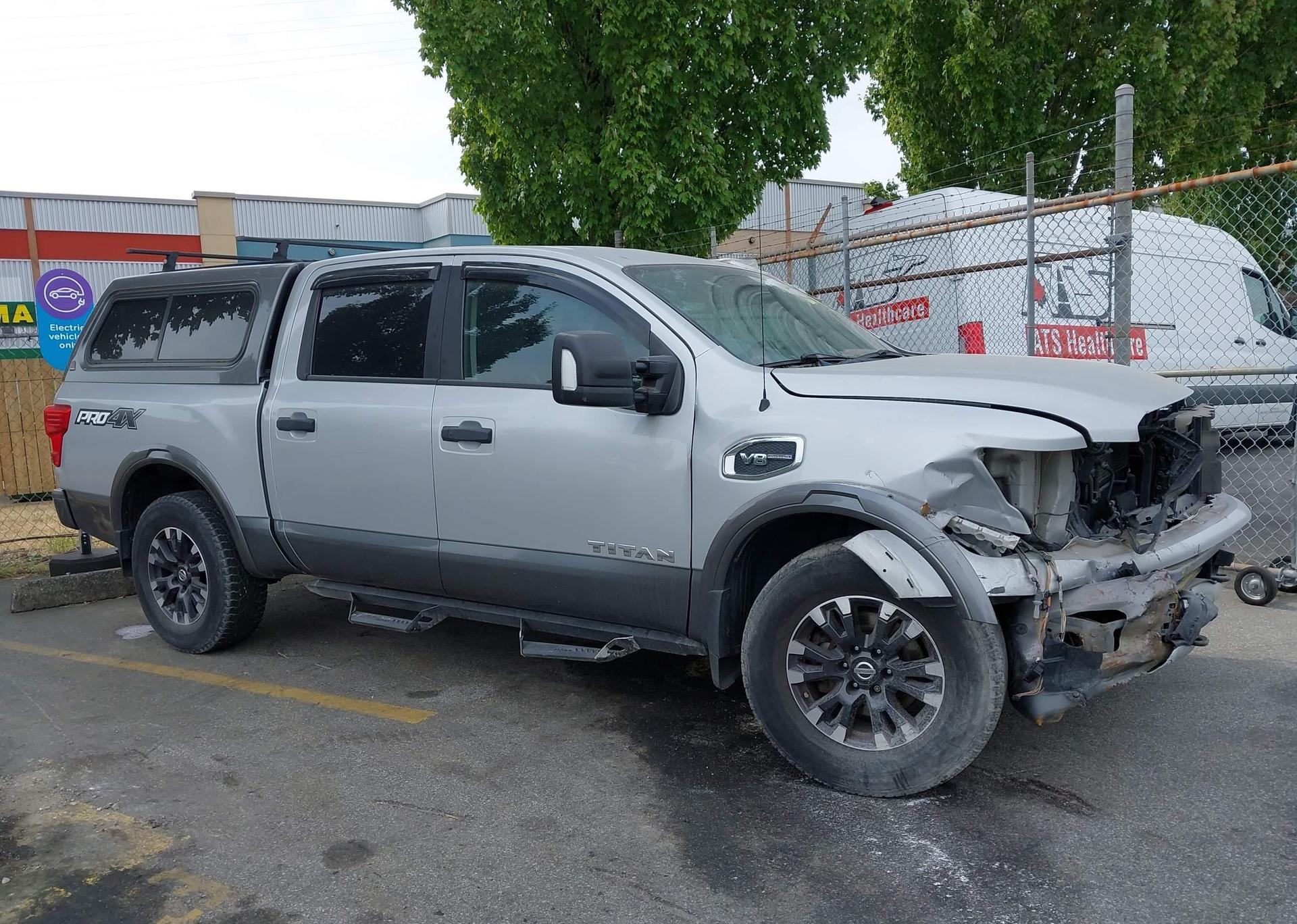 2017 NISSAN TITAN