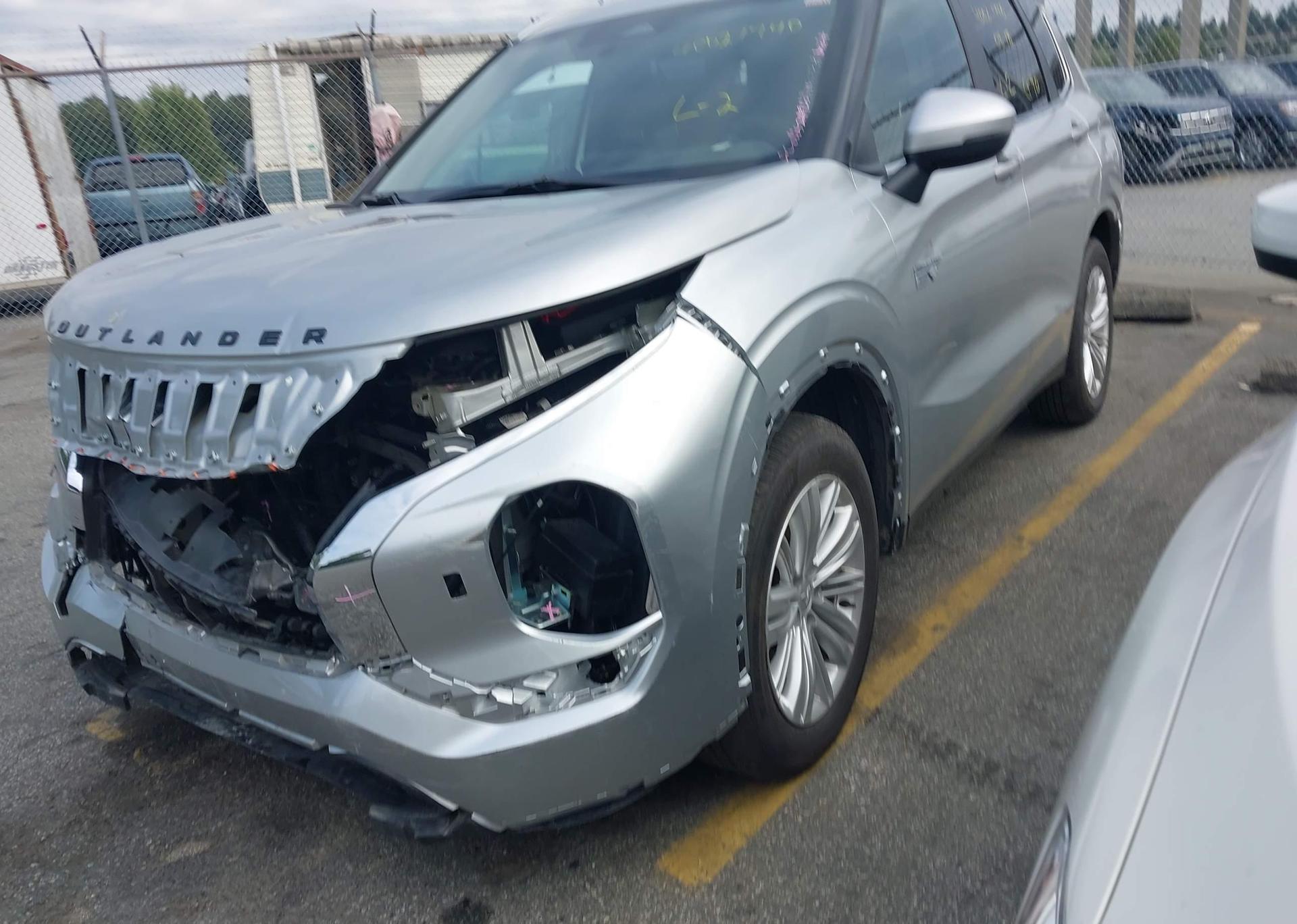 2025 MITSUBISHI OUTLANDER SE