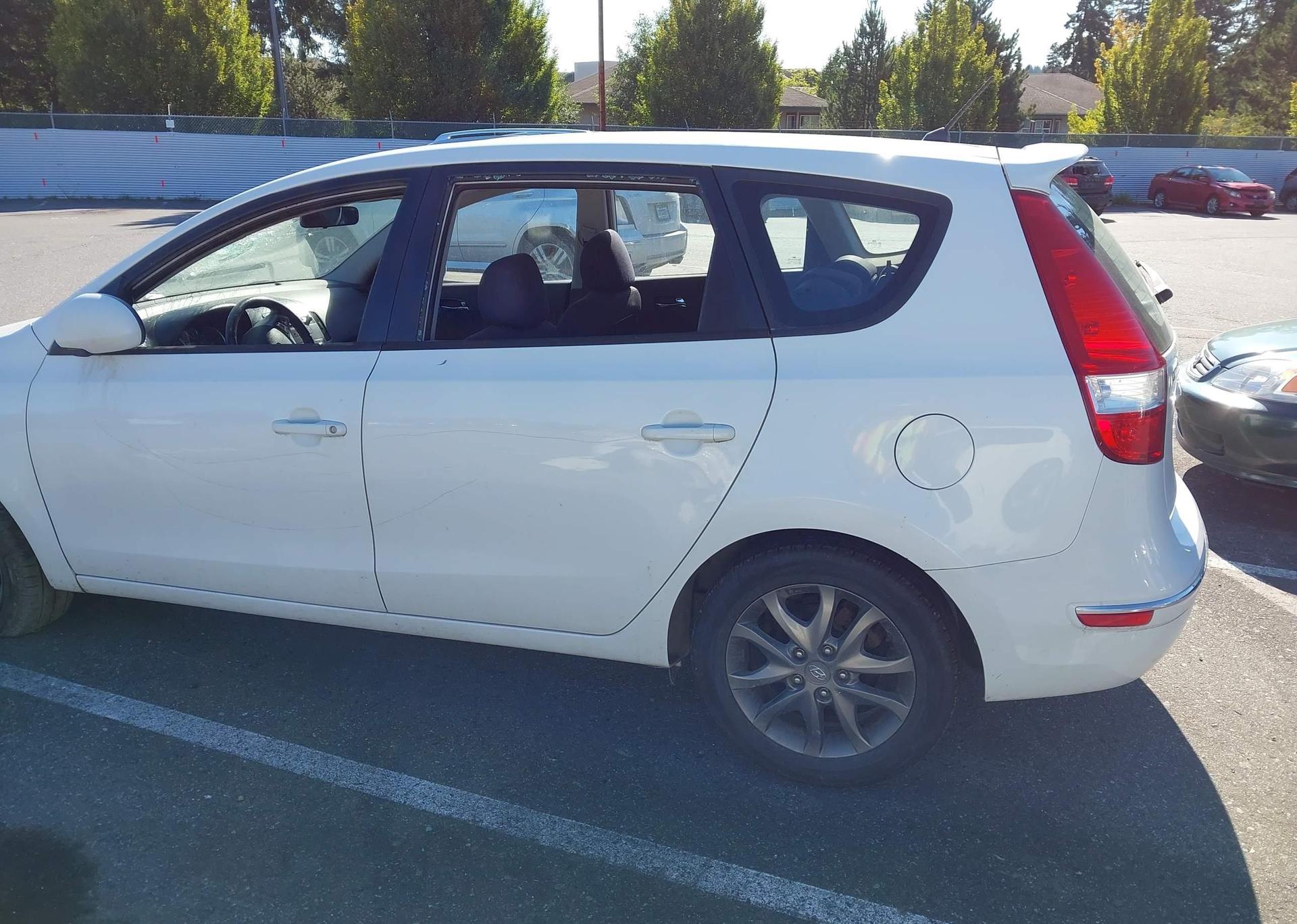 2012 HYUNDAI Elantra Touring GLS