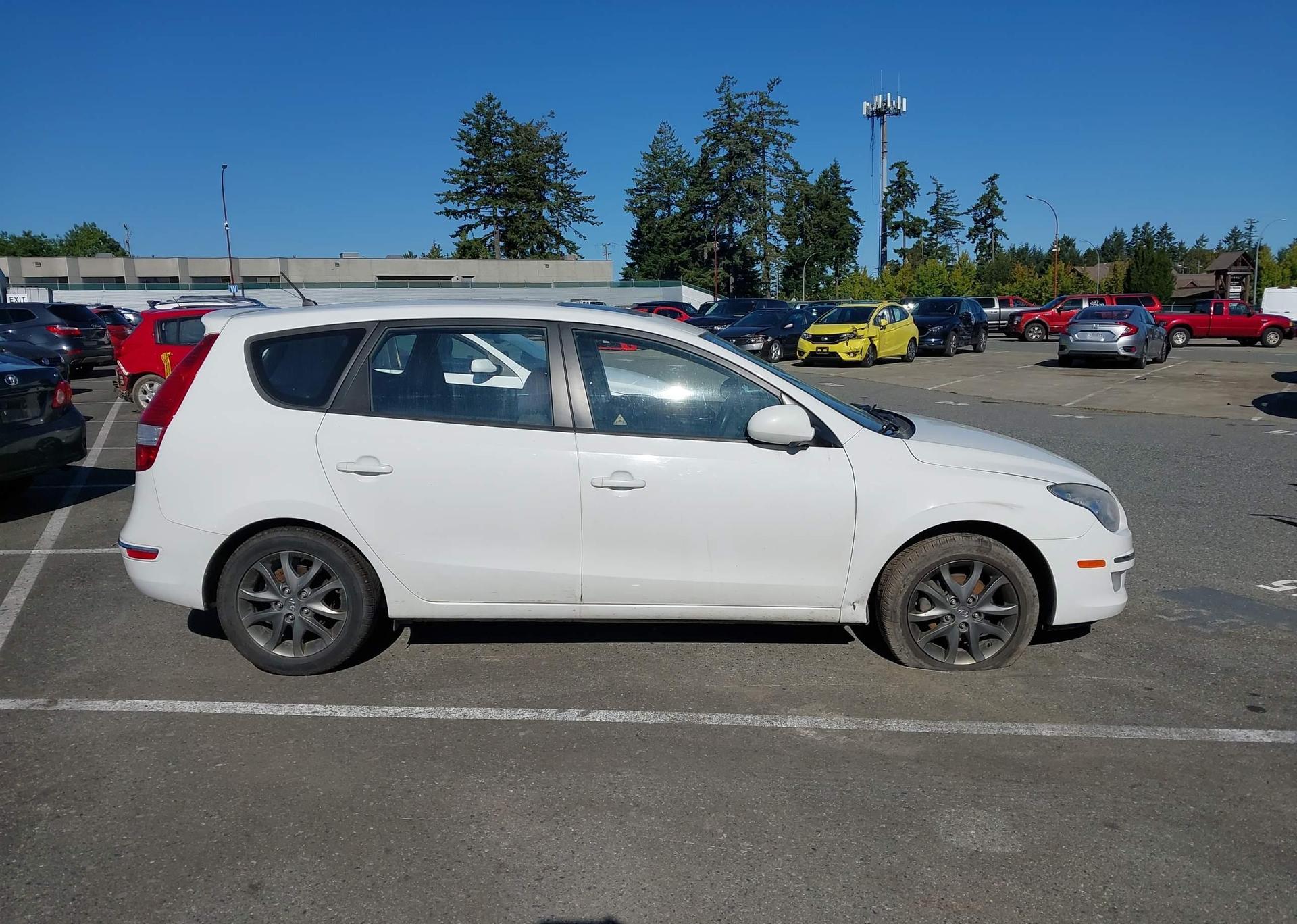 2012 HYUNDAI Elantra Touring GLS