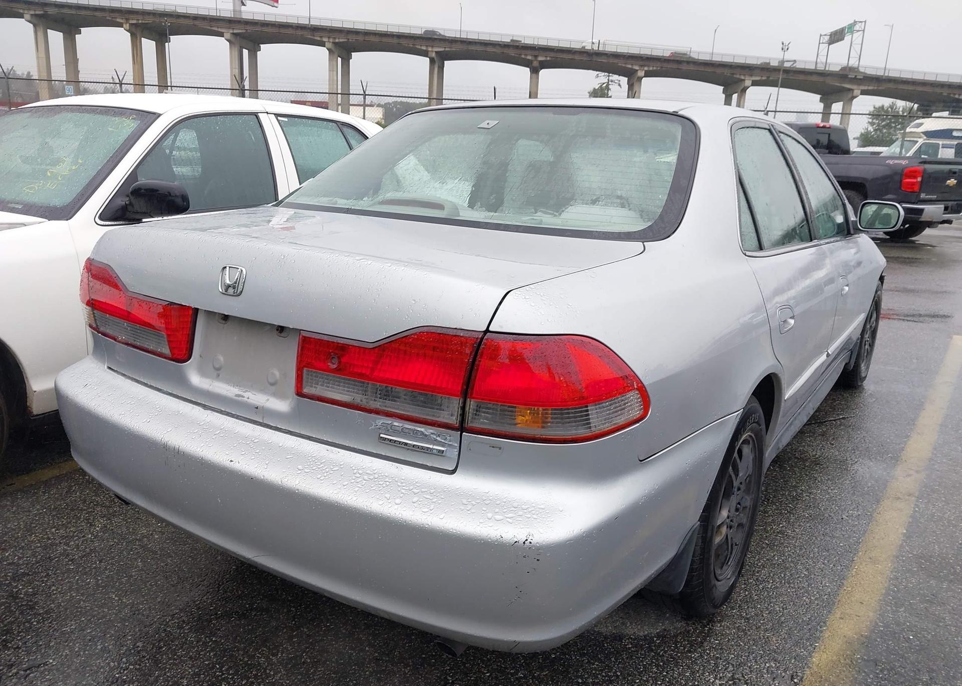 2002 HONDA ACCORD SE