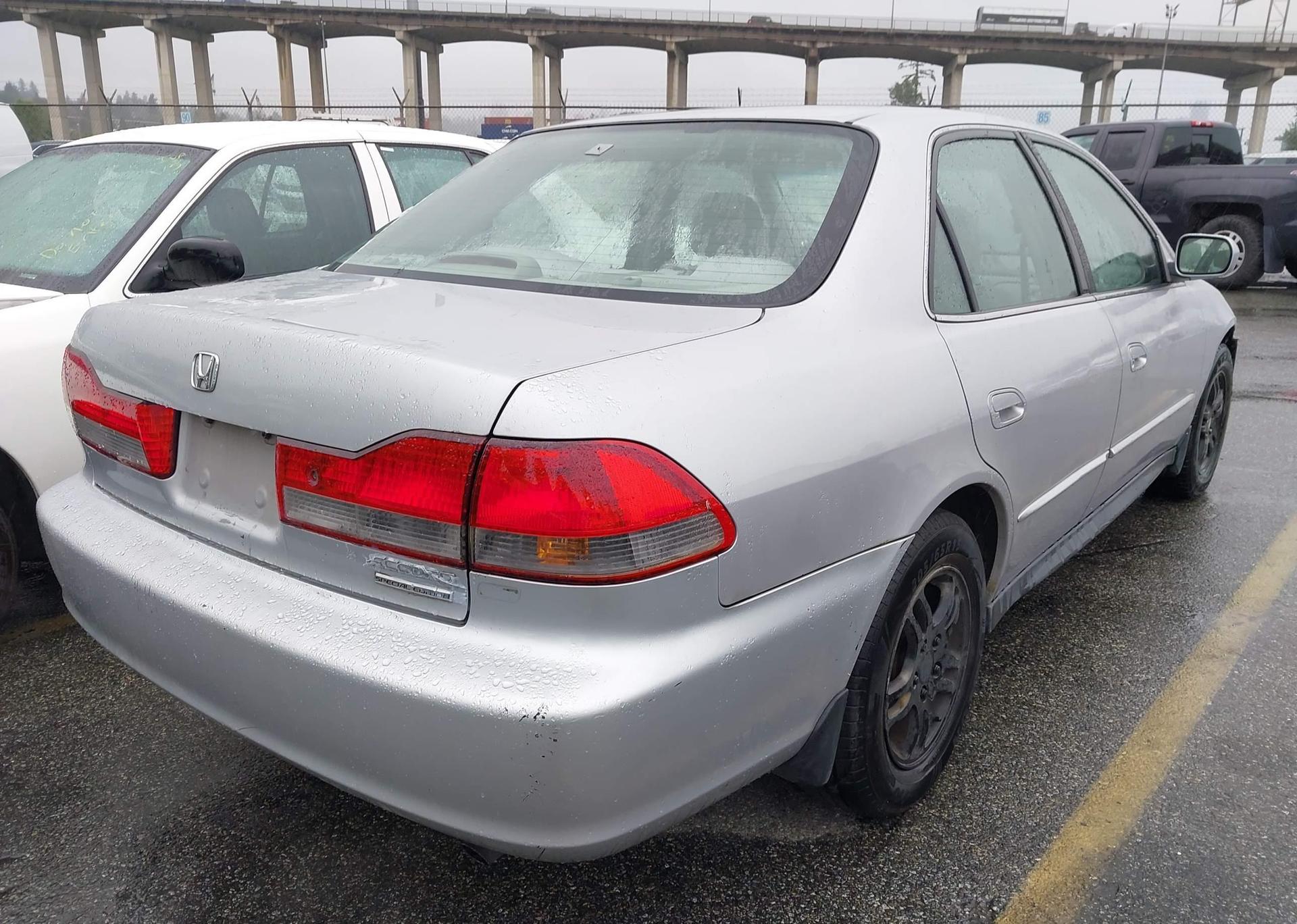 2002 HONDA ACCORD SE
