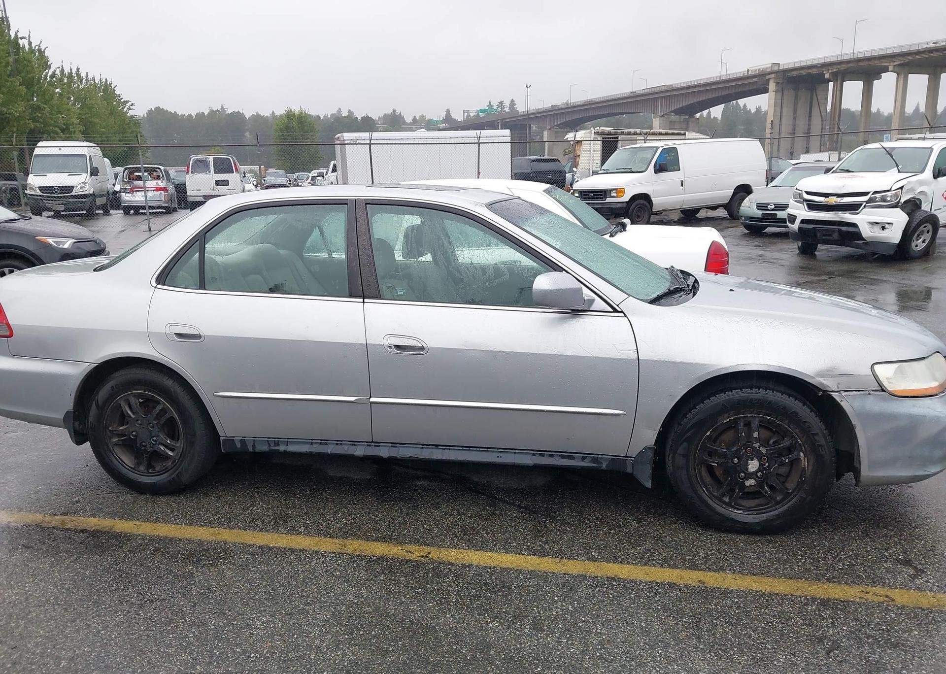 2002 HONDA ACCORD SE