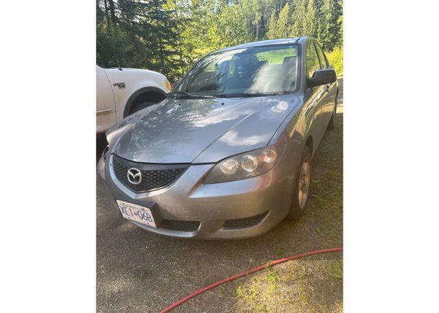 2004 MAZDA 3 I