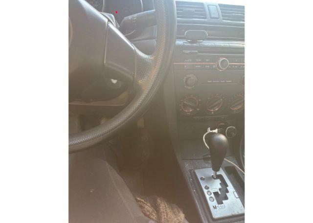 2004 MAZDA 3 I