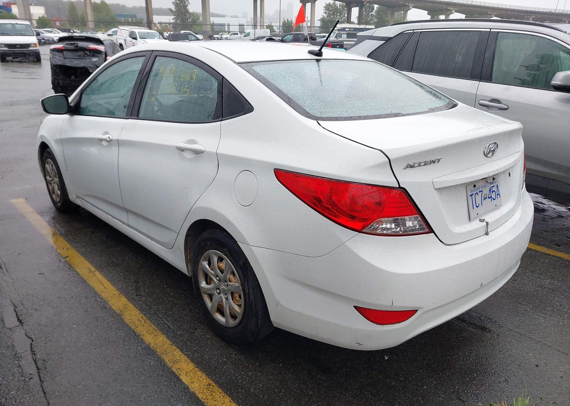 2013 HYUNDAI ACCENT GLS