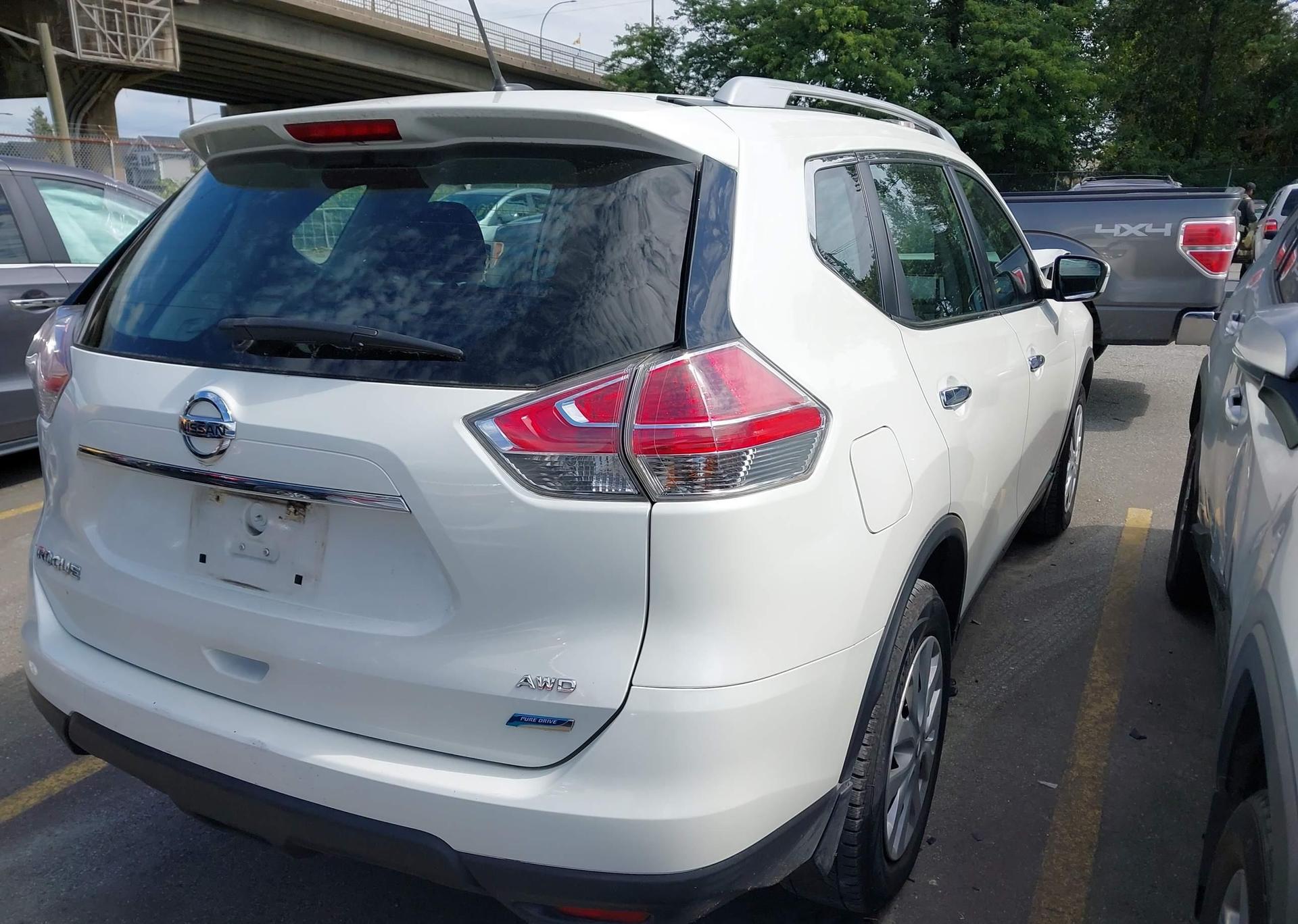 2015 NISSAN ROGUE