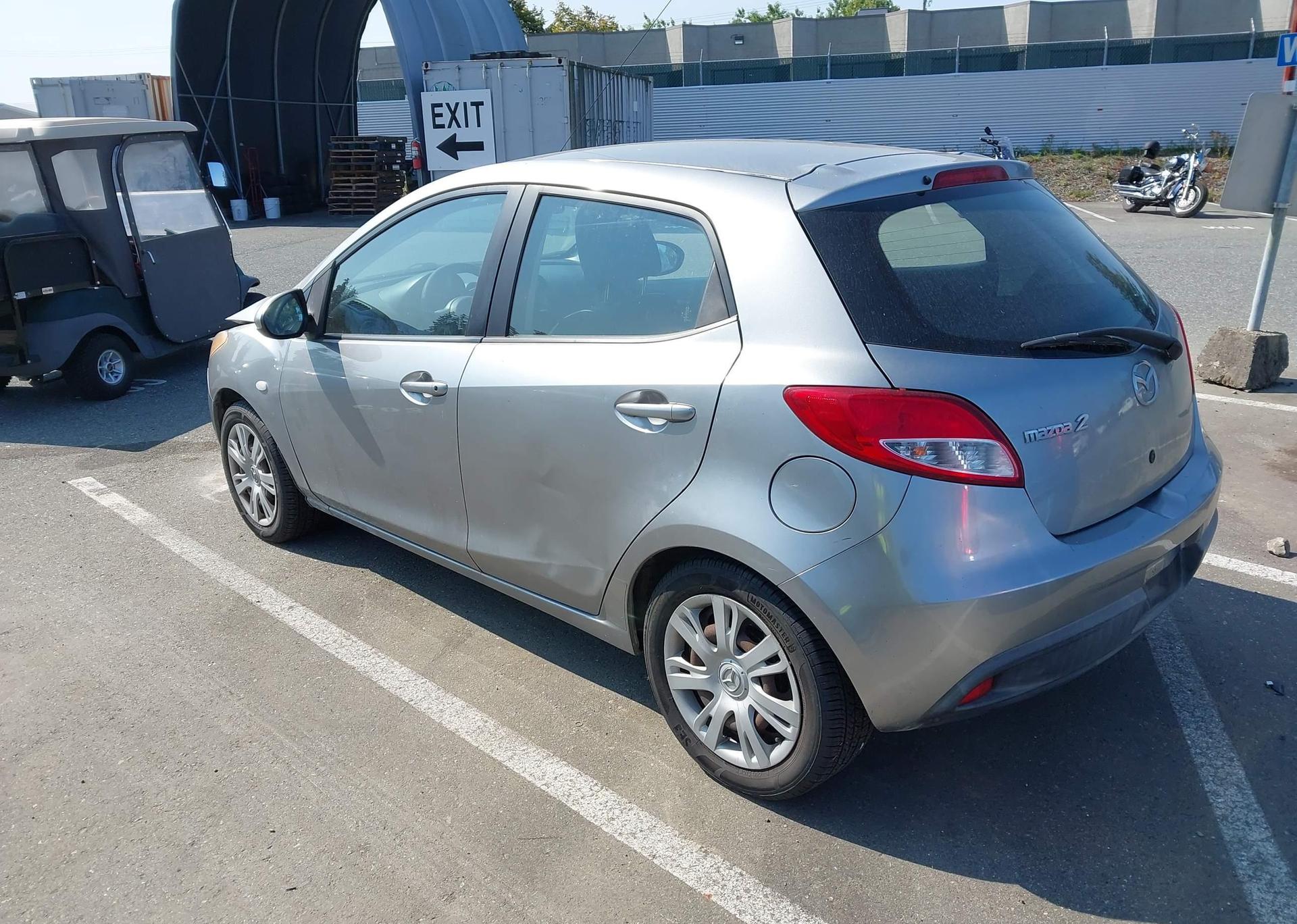 2011 MAZDA MAZDA2