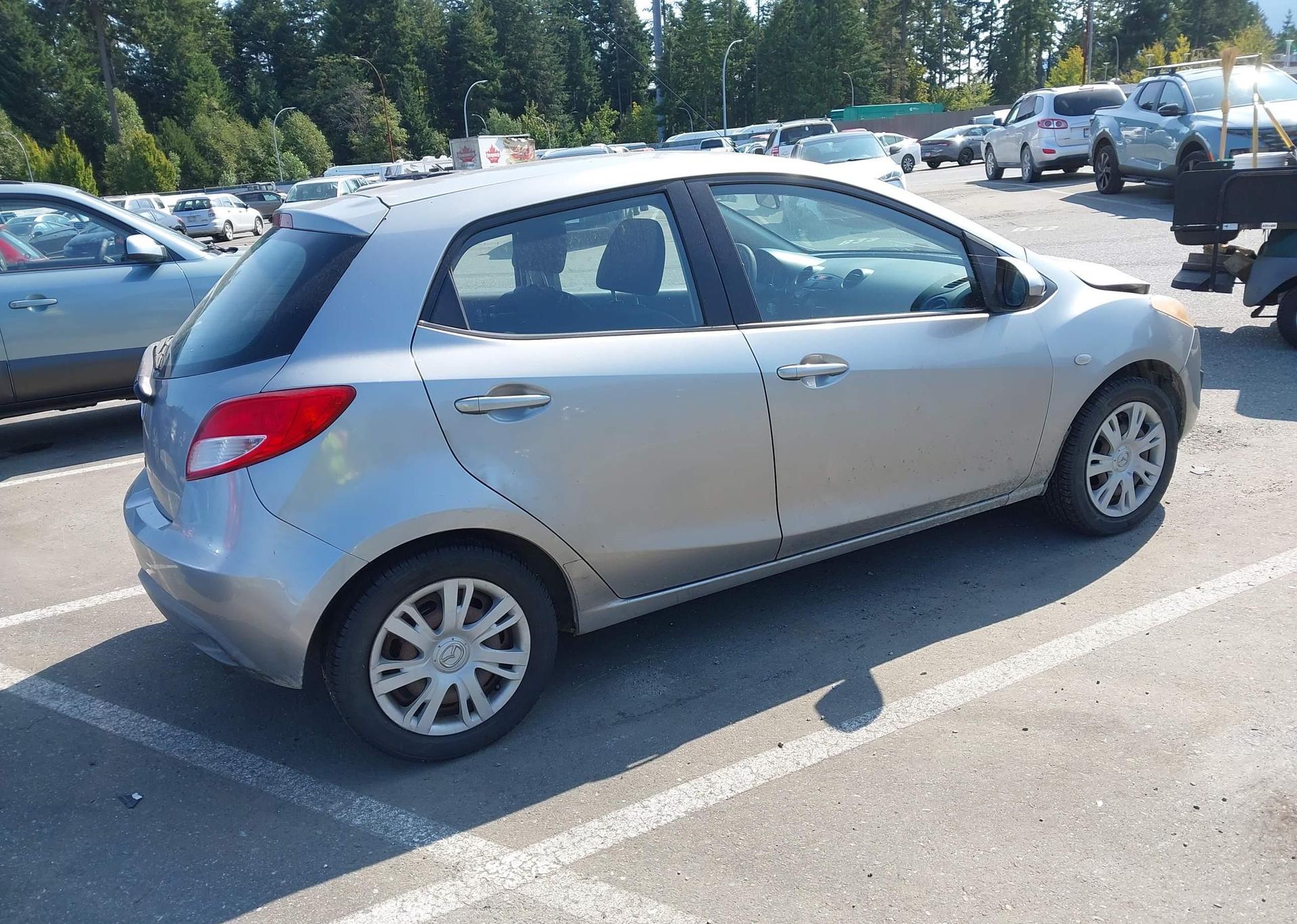 2011 MAZDA MAZDA2