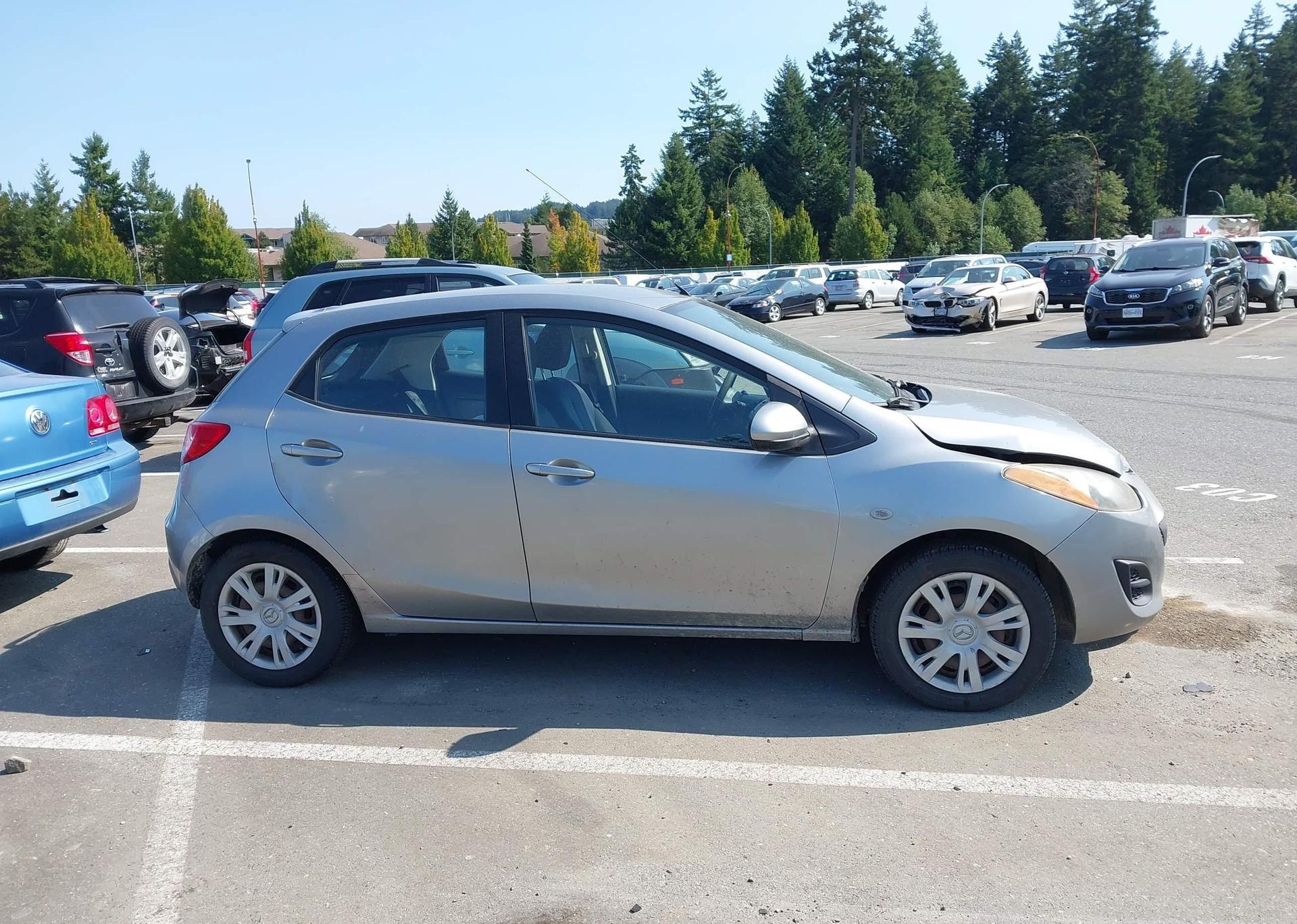 2011 MAZDA MAZDA2