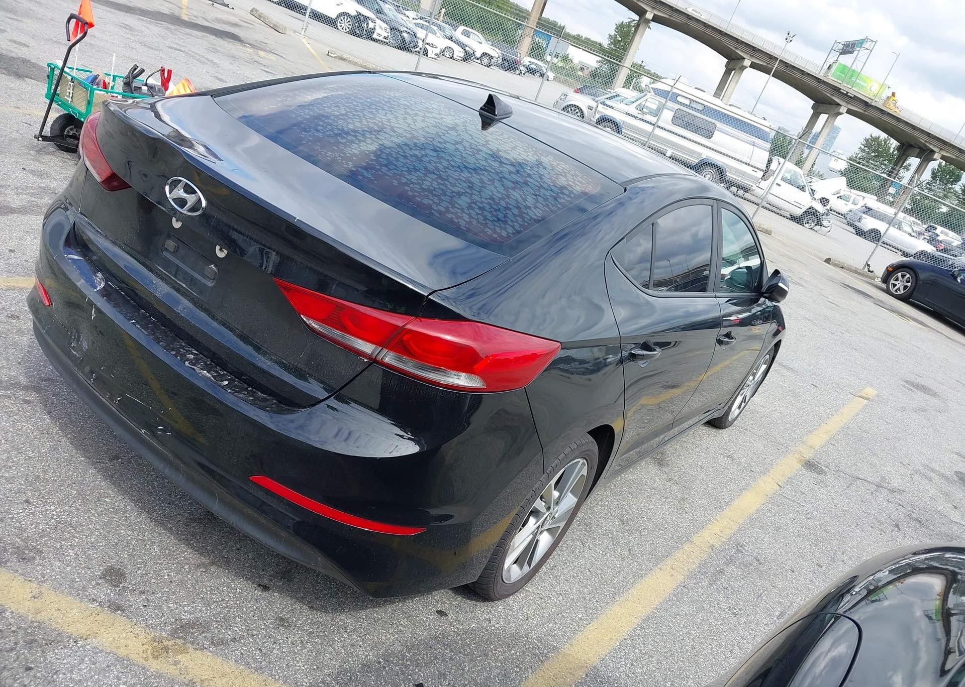 2017 HYUNDAI ELANTRA SE