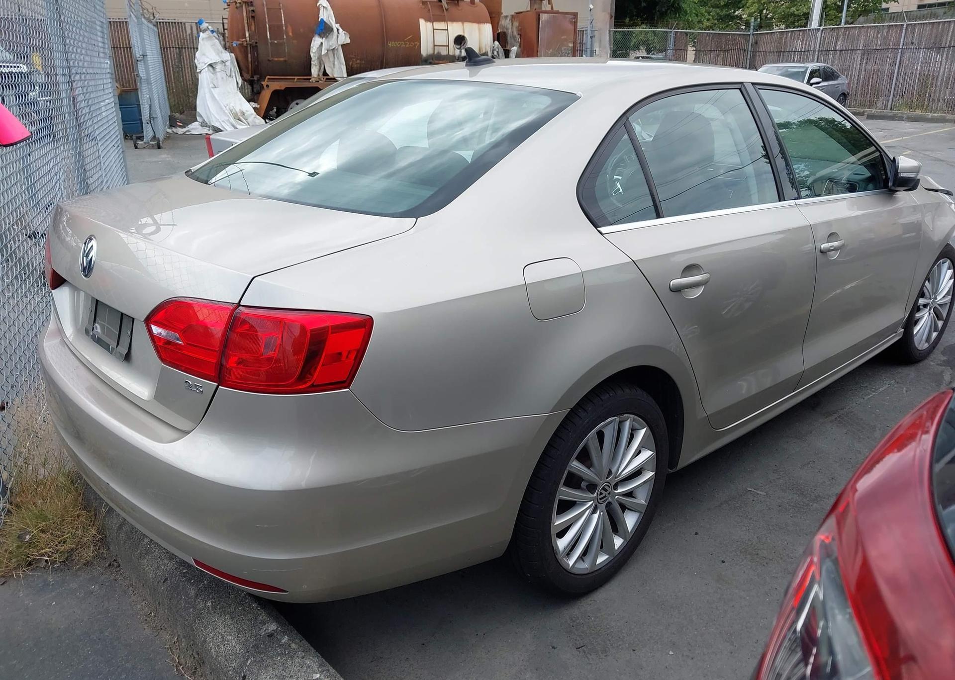 2012 VOLKSWAGEN JETTA