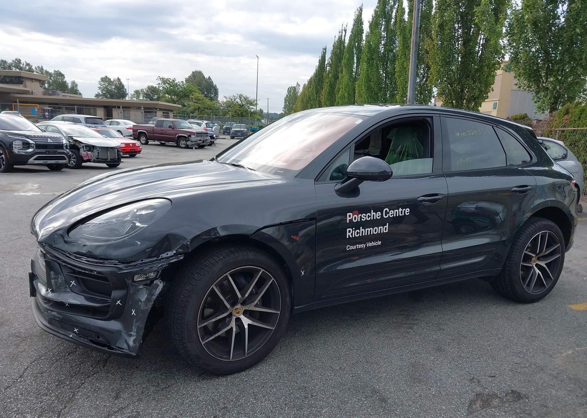 2025 PORSCHE MACAN