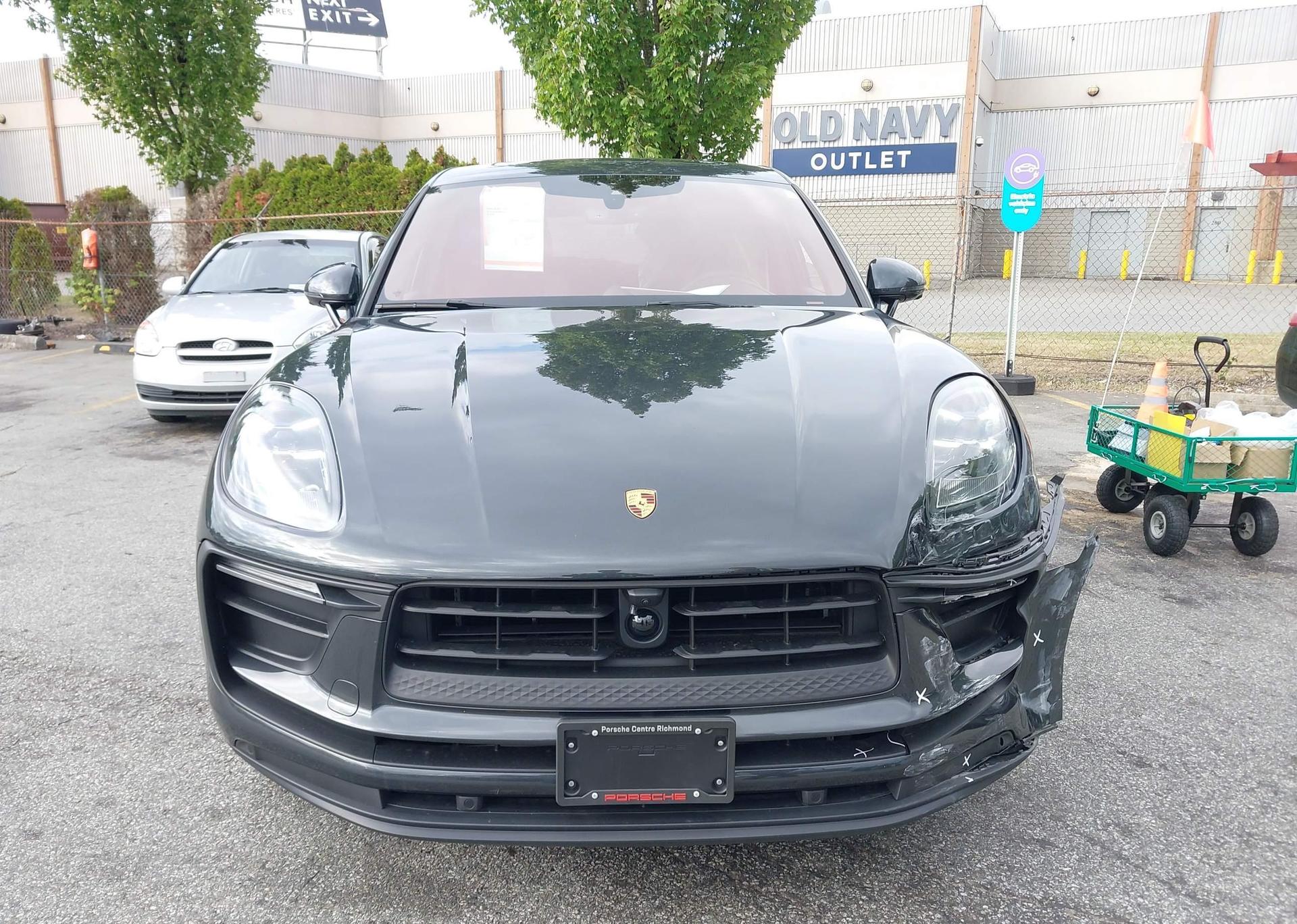 2025 PORSCHE MACAN