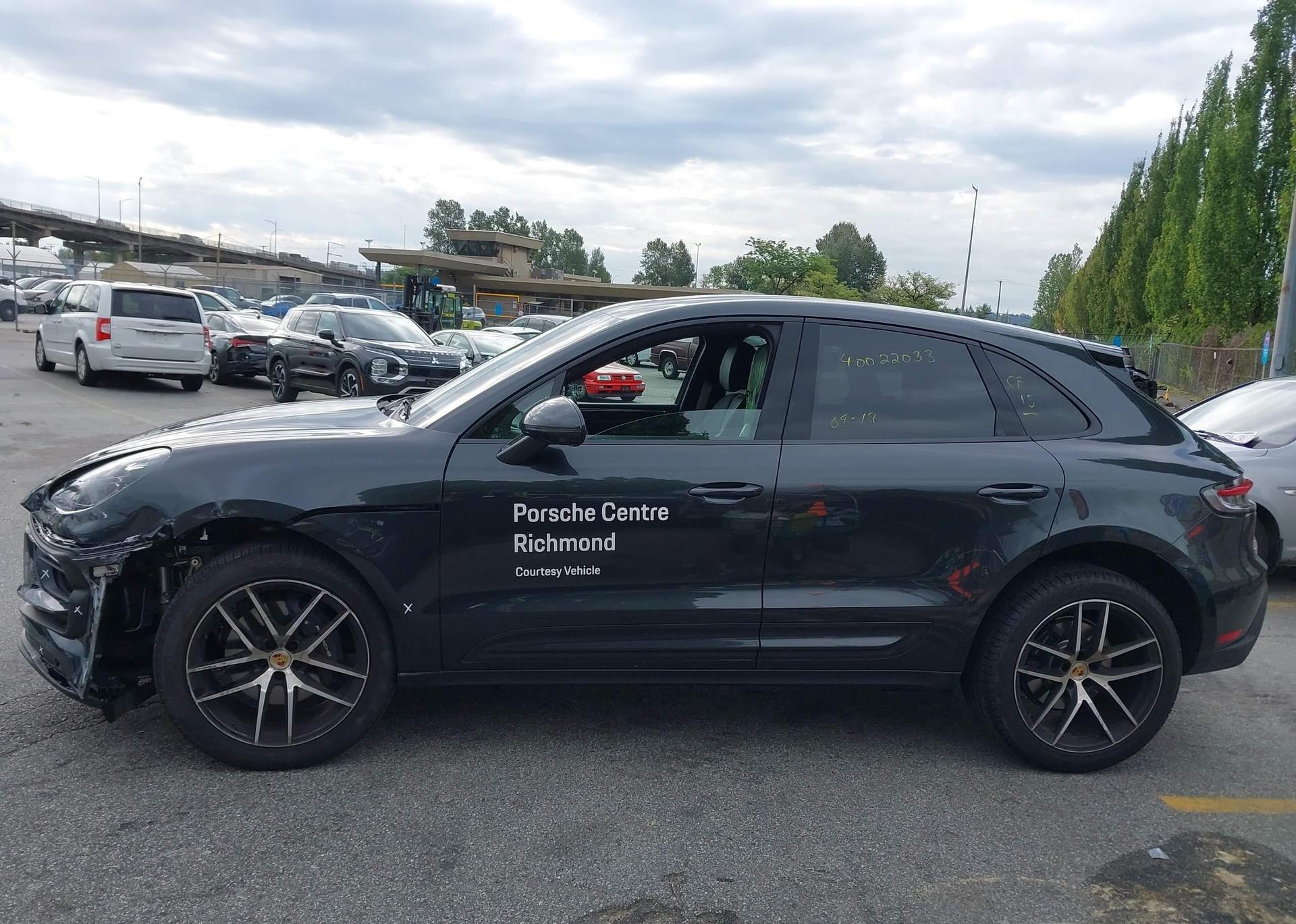 2025 PORSCHE MACAN