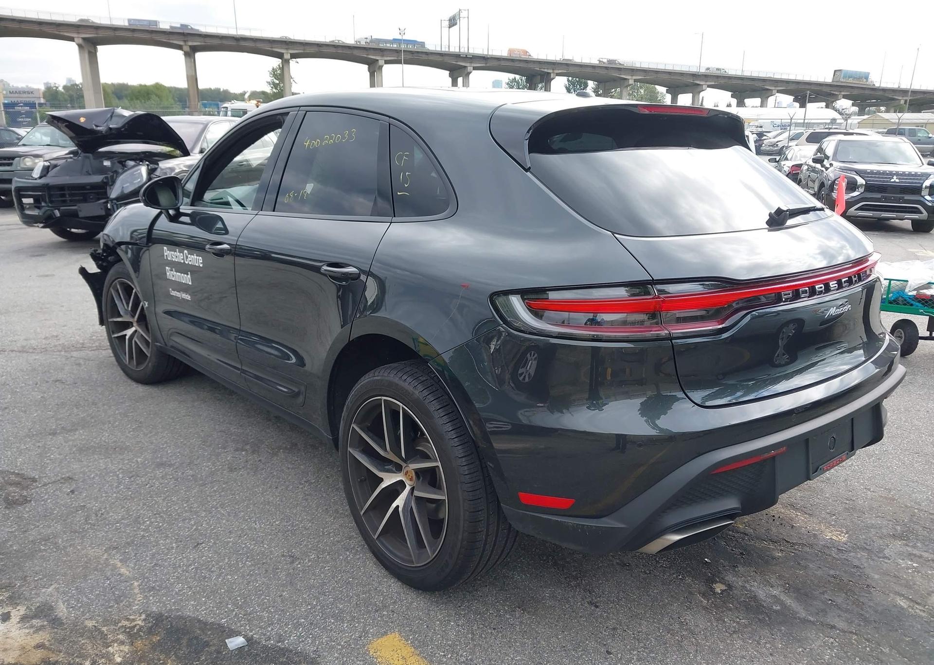 2025 PORSCHE MACAN
