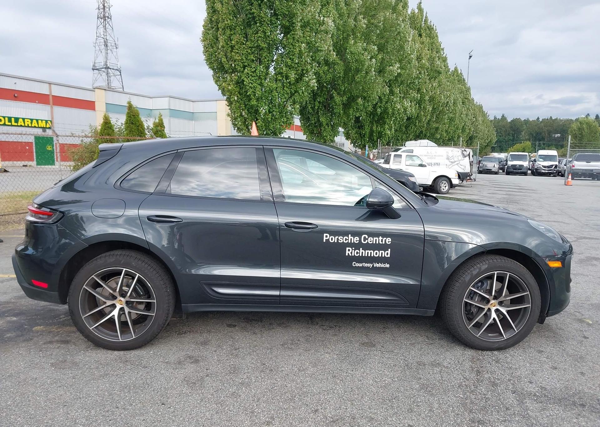 2025 PORSCHE MACAN