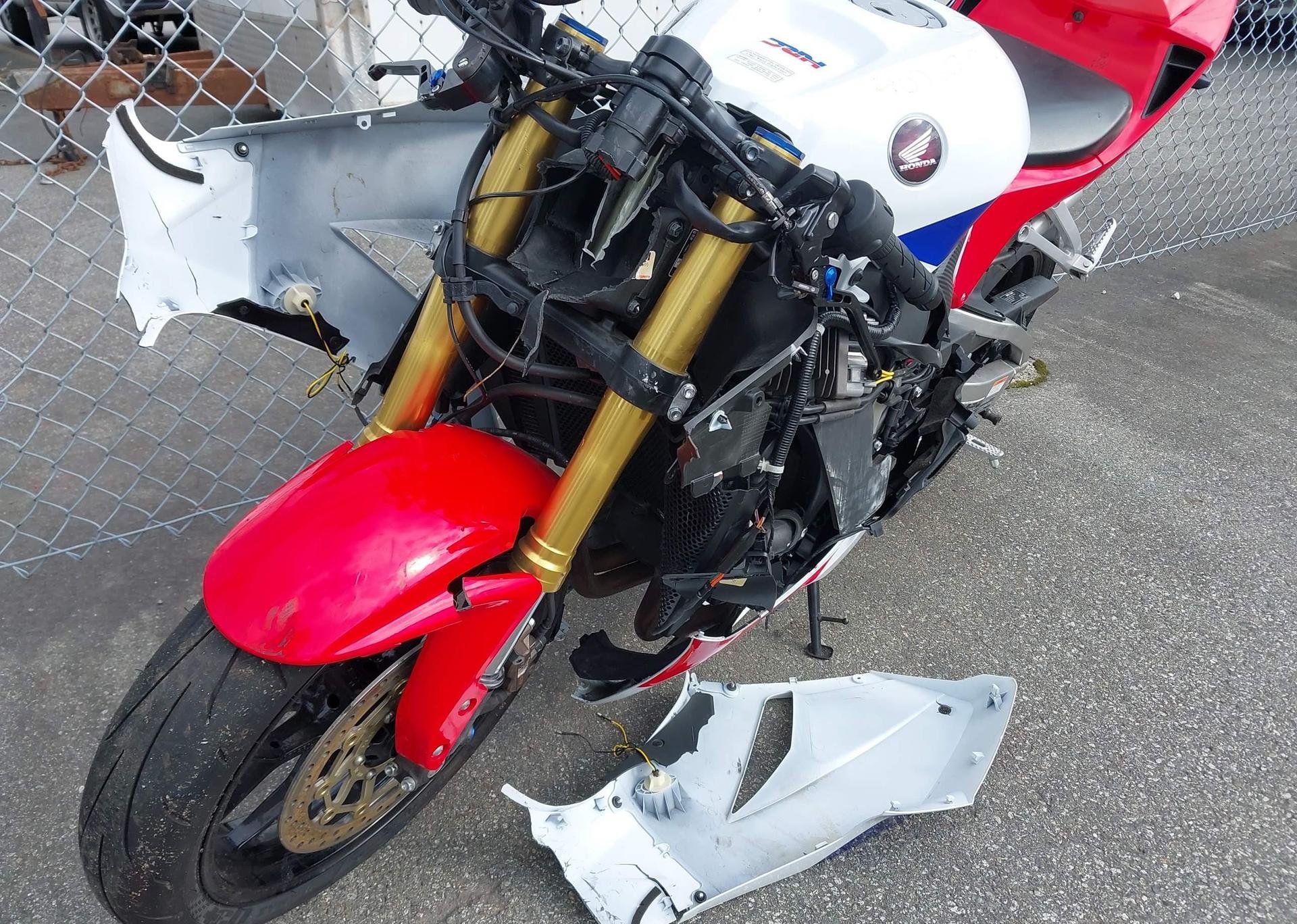 2015 HONDA CBR600 RR-ABS