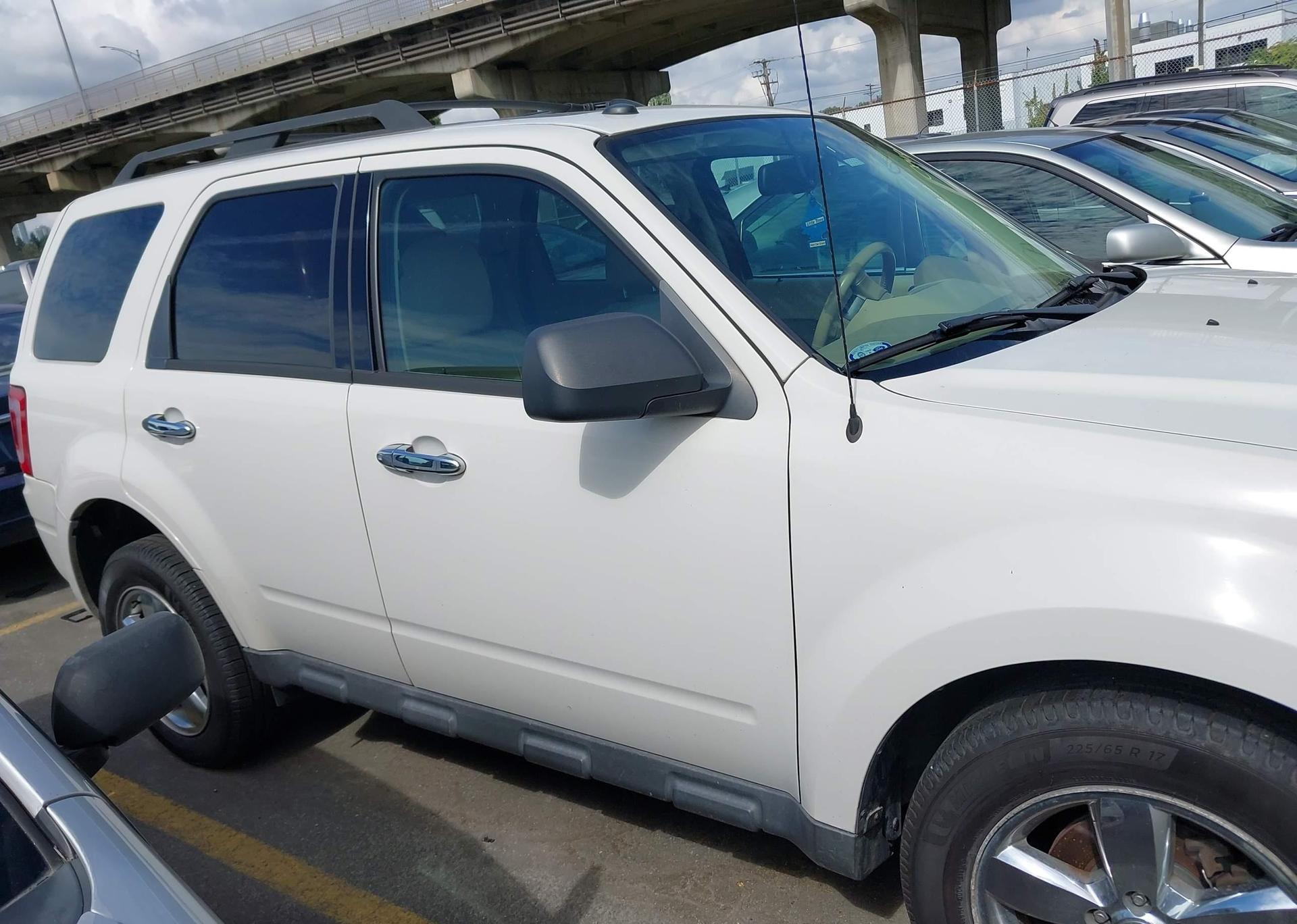 2011 FORD ESCAPE XLT