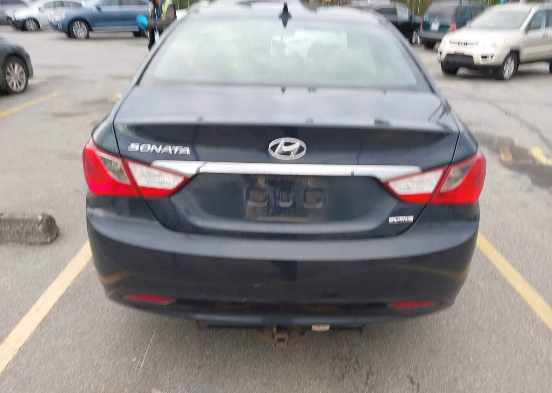 2011 HYUNDAI SONATA SE