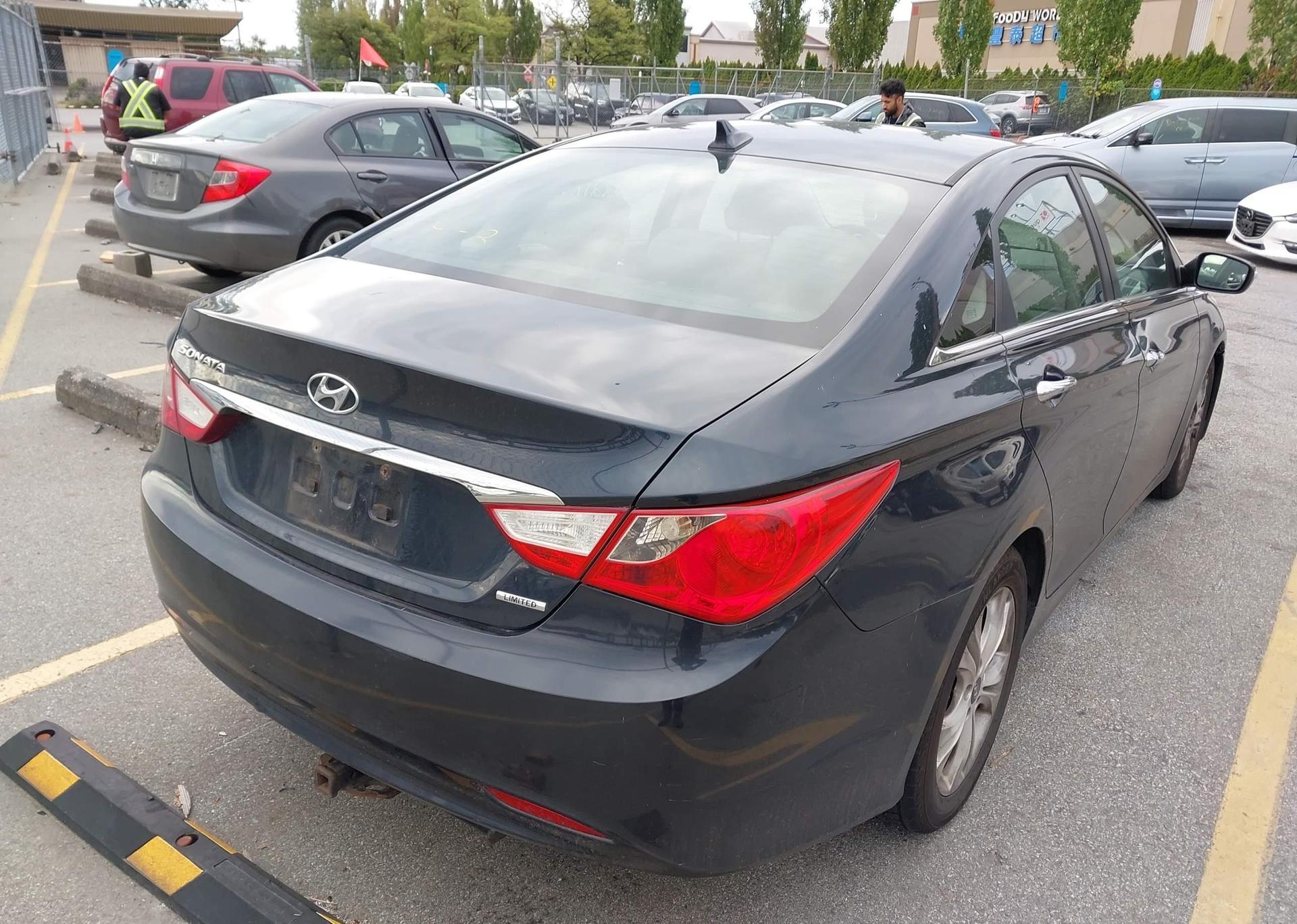 2011 HYUNDAI SONATA SE