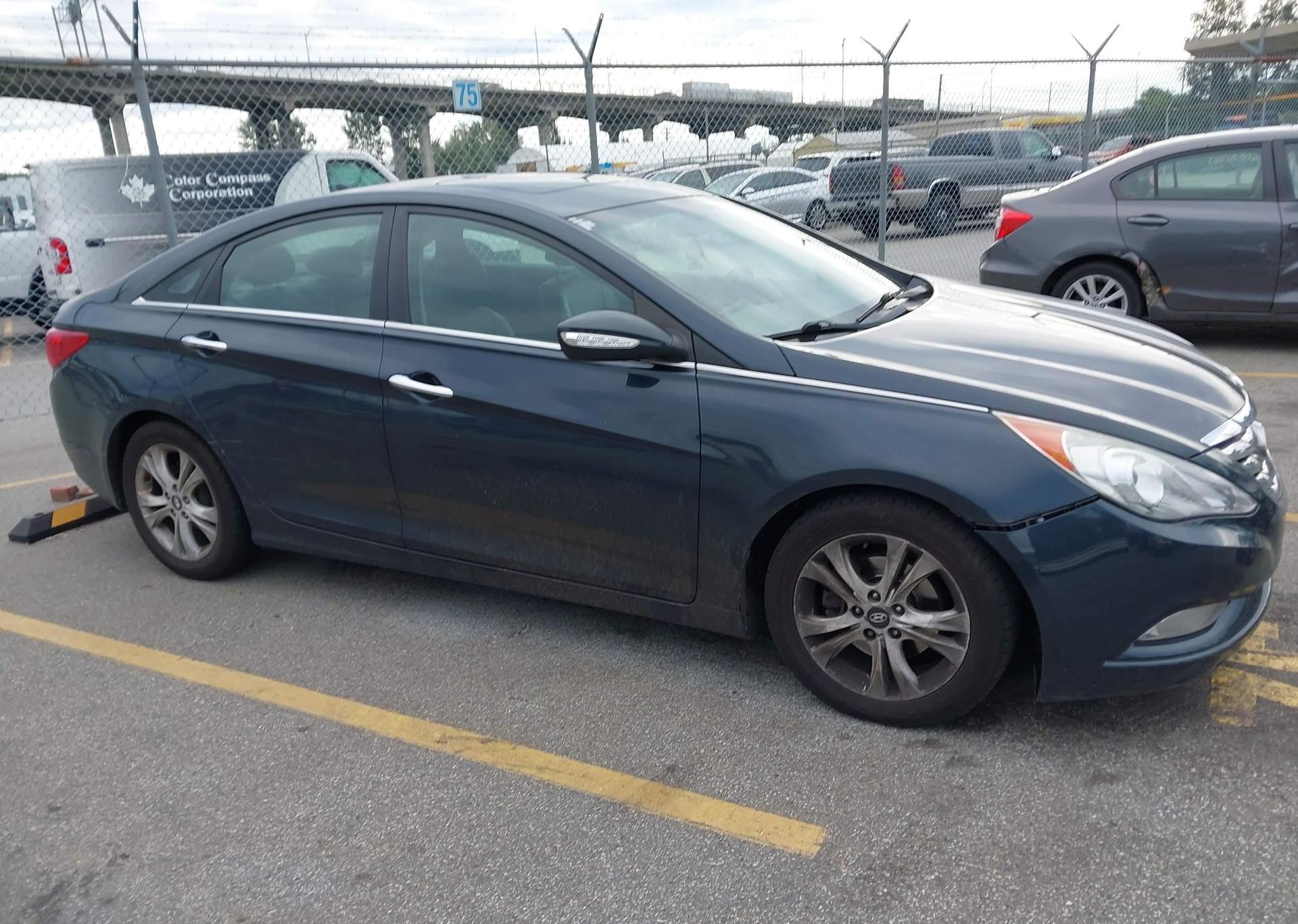 2011 HYUNDAI SONATA SE