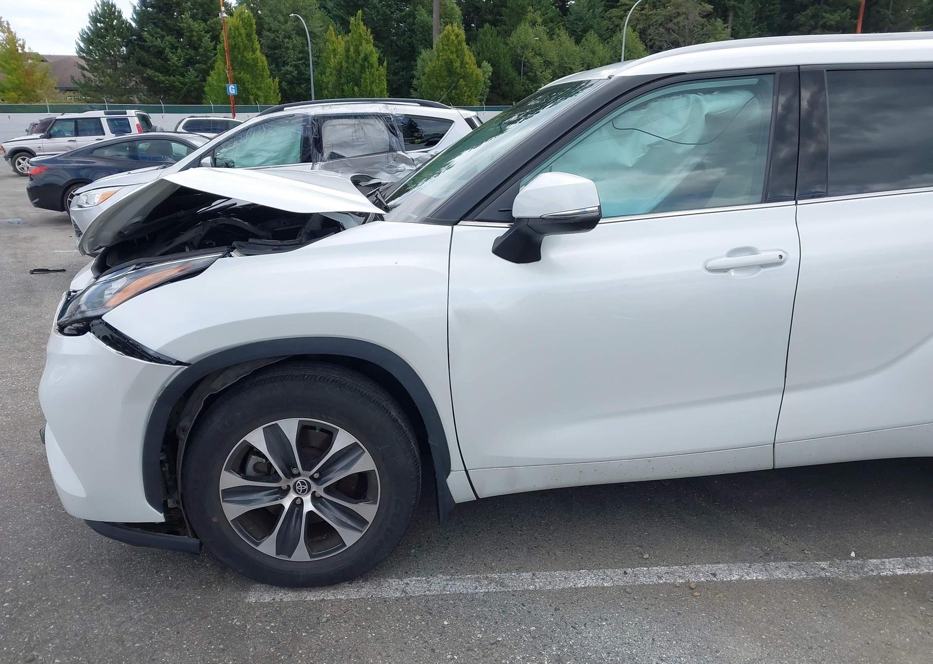 2022 TOYOTA highlander xle