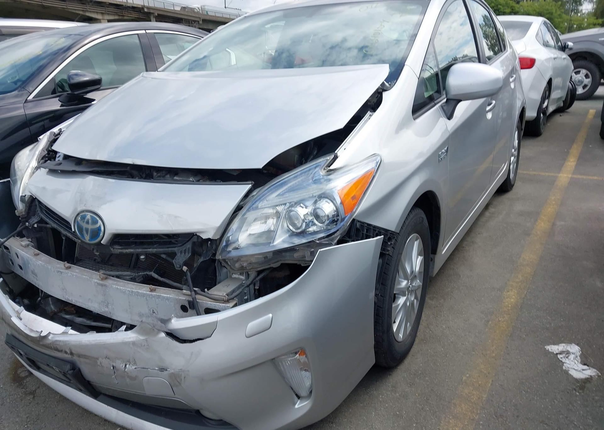 2014 TOYOTA PRIUS PLUG-IN
