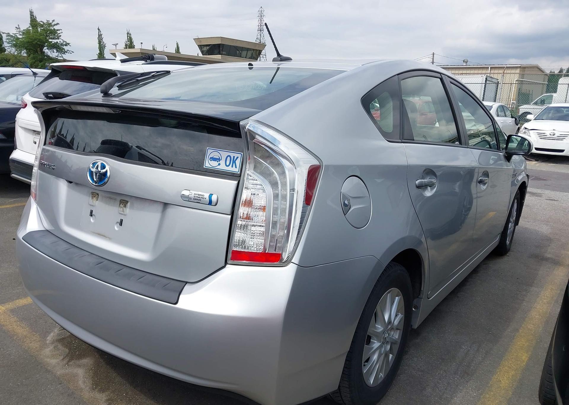 2014 TOYOTA PRIUS PLUG-IN