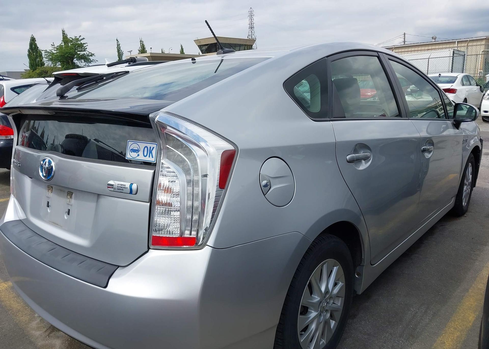 2014 TOYOTA PRIUS PLUG-IN