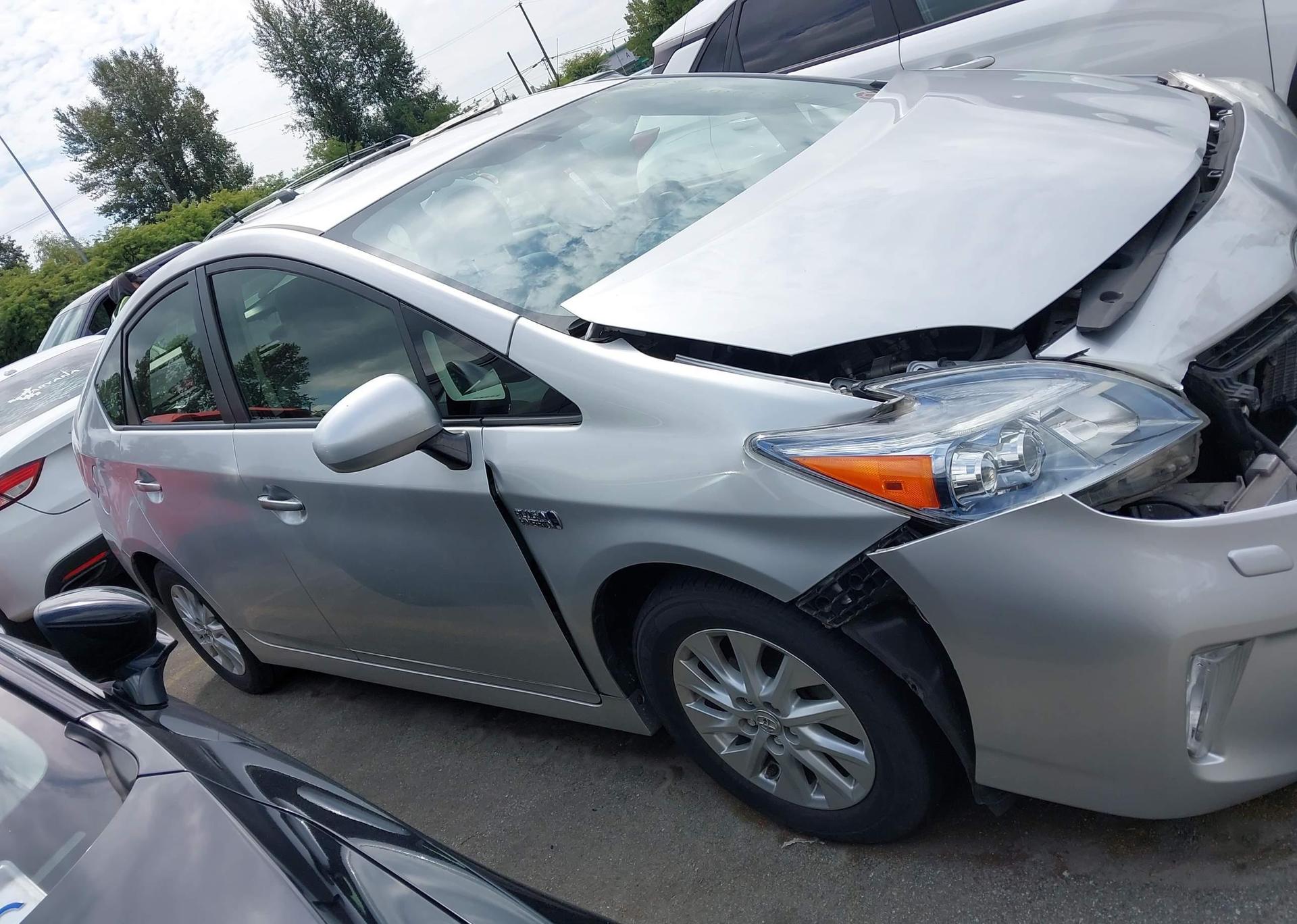 2014 TOYOTA PRIUS PLUG-IN
