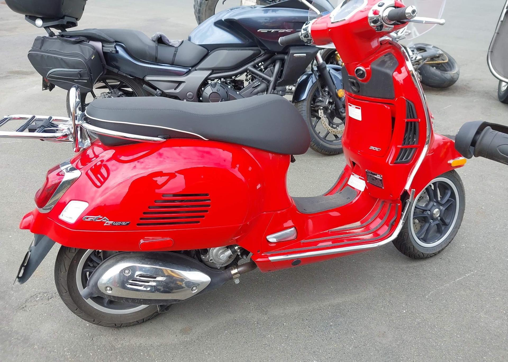2024 VESPA GTS