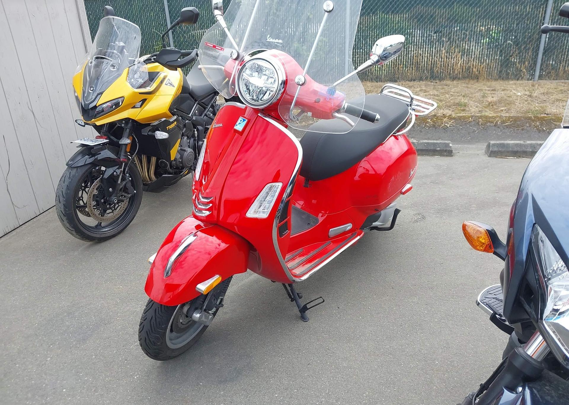 2024 VESPA GTS