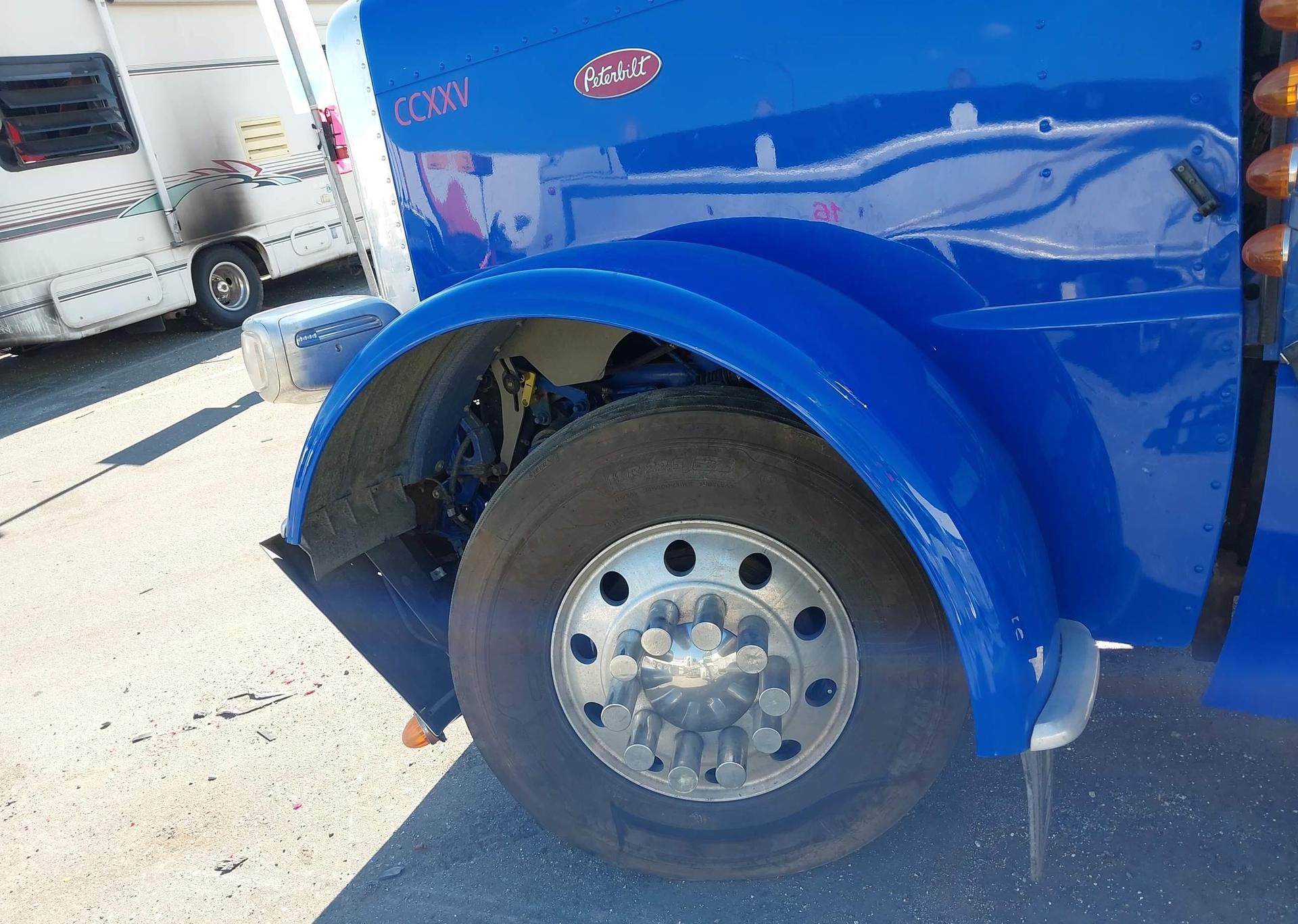 2022 PETERBILT 389