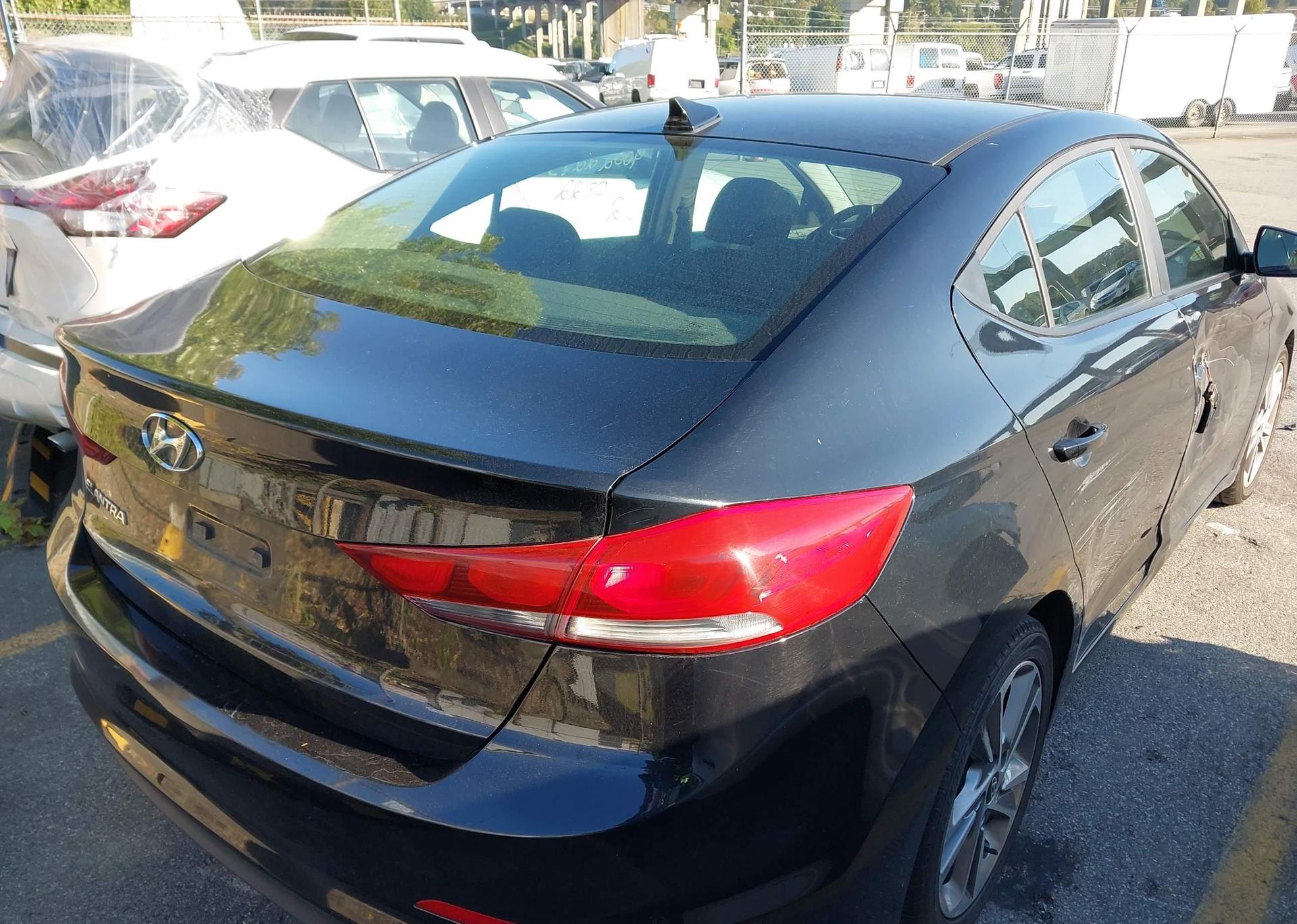 2017 HYUNDAI ELANTRA SE