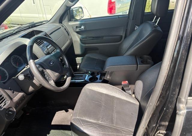 2010 FORD ESCAPE LIMITED